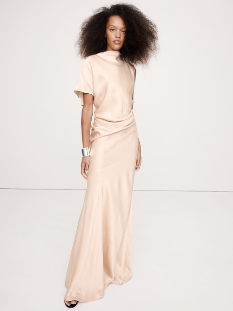 ROBE LONGUE ASYMÉTRIQUE DRAPÉE EN SATIN MARTELÉ