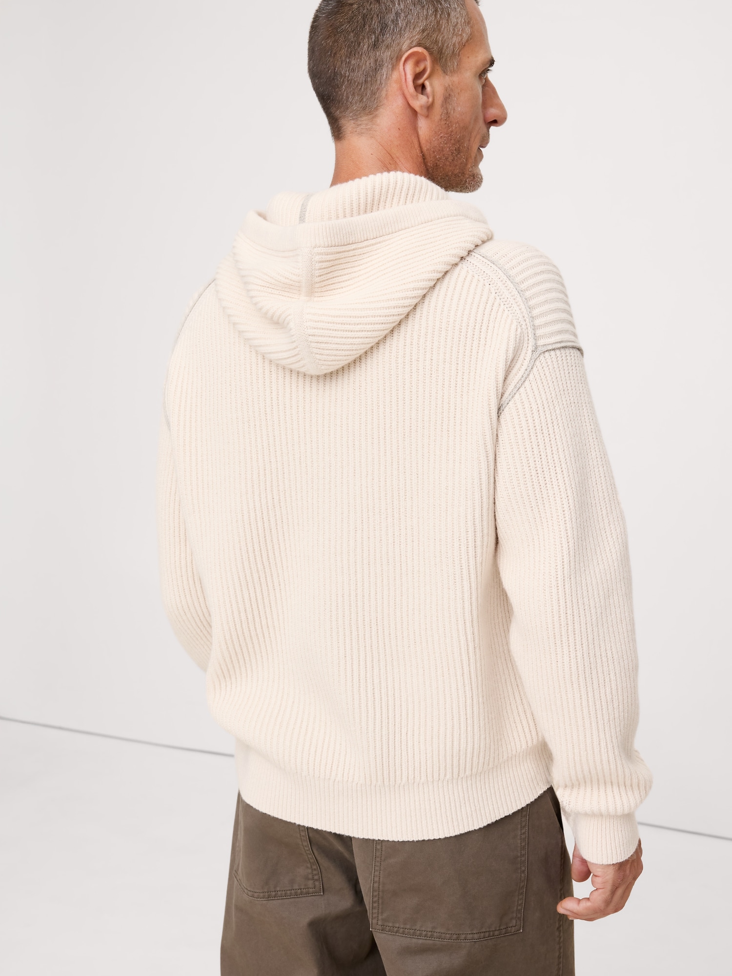 L'image numéro 5 présente Chandail à capuchon en tricot de coton et de laine mérinos