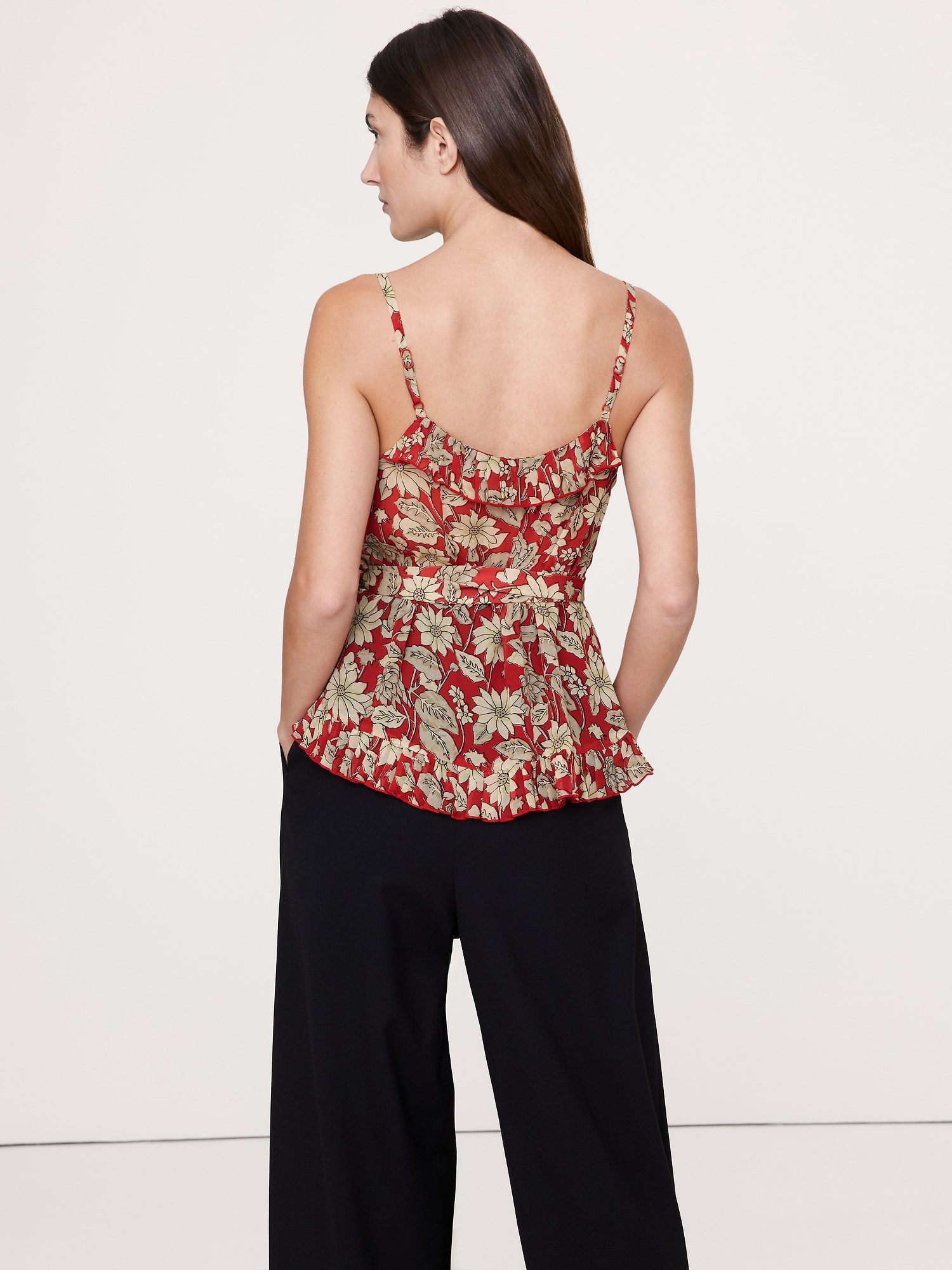 L'image numéro 5 présente Camisole à volants en crêpe georgette