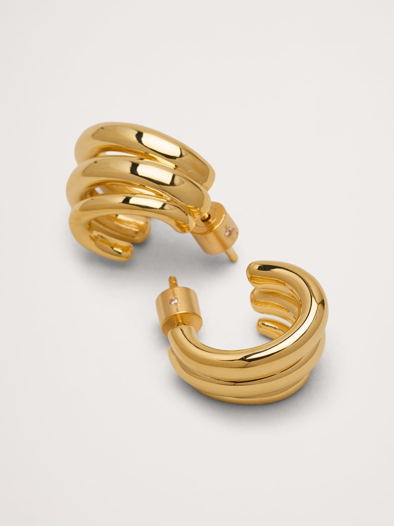 L'image numéro 2 présente Boucles d’oreilles à trois anneaux