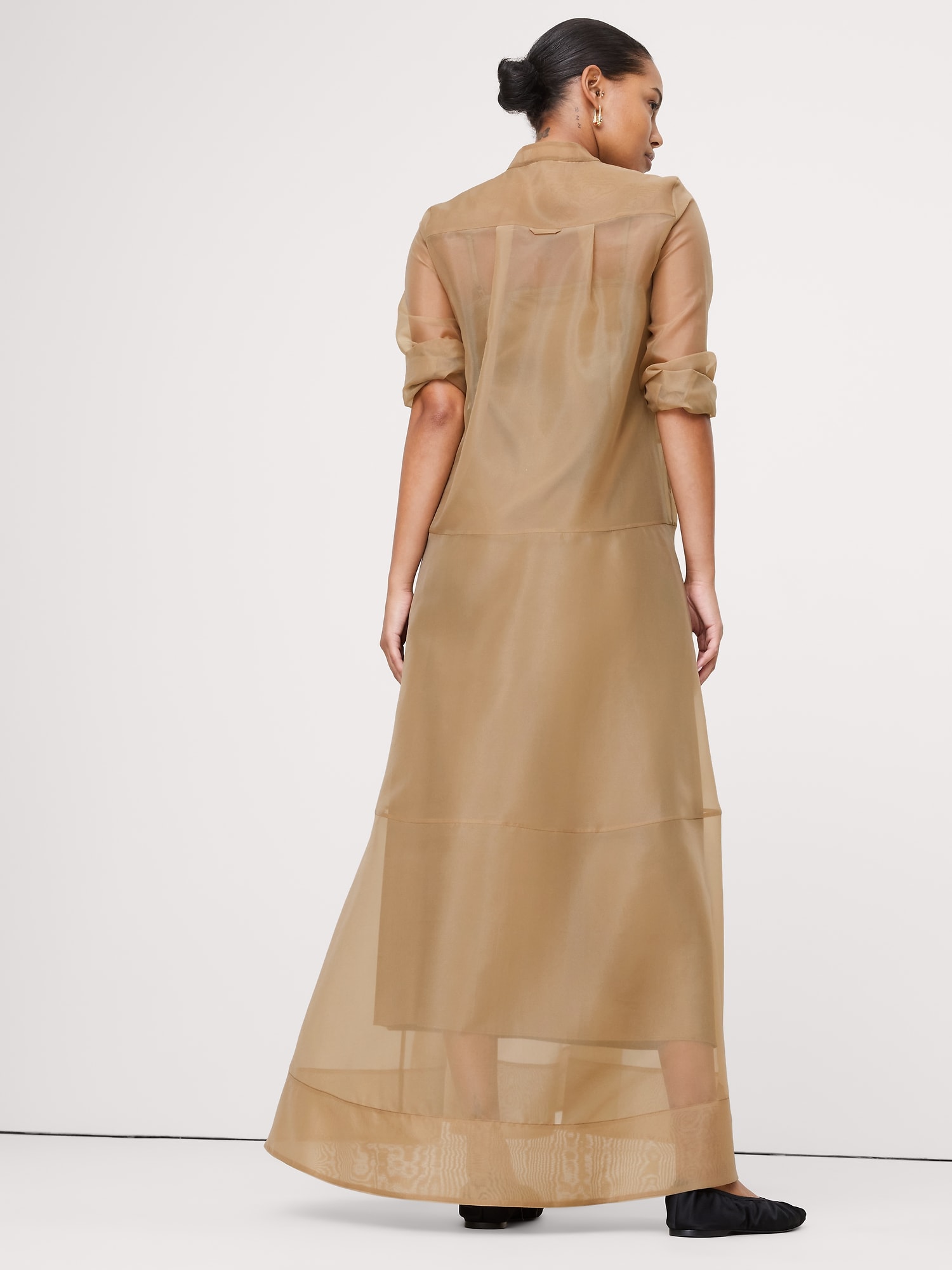 L'image numéro 3 présente Robe-chemisier longue en organza