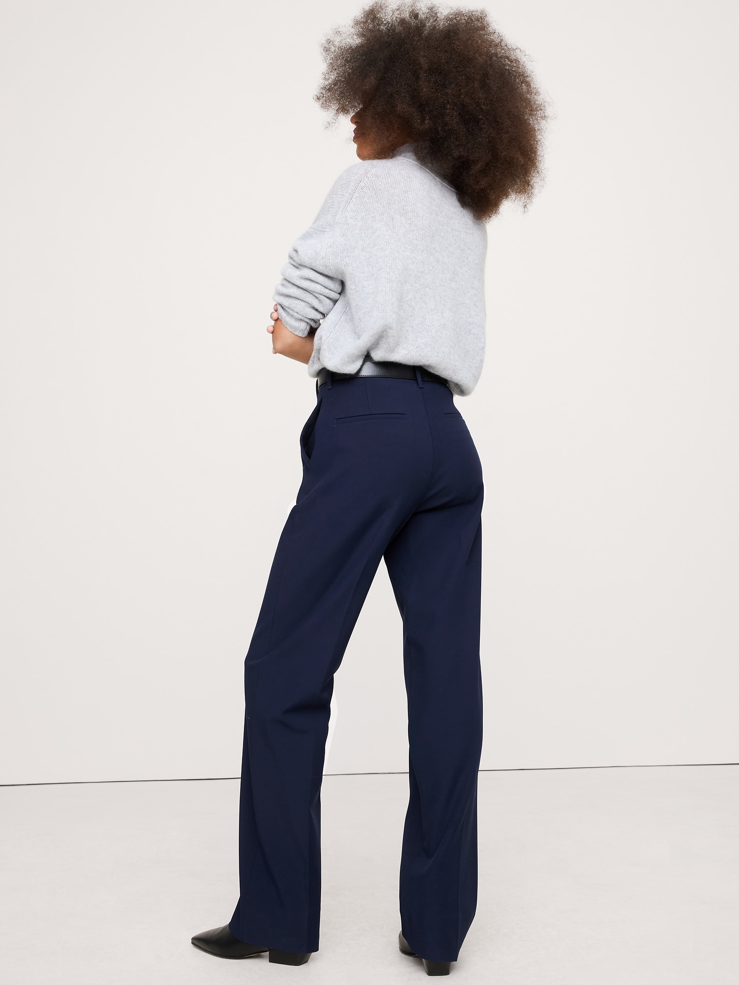 L'image numéro 3 présente Pantalon droit moderne et raffiné à taille haute