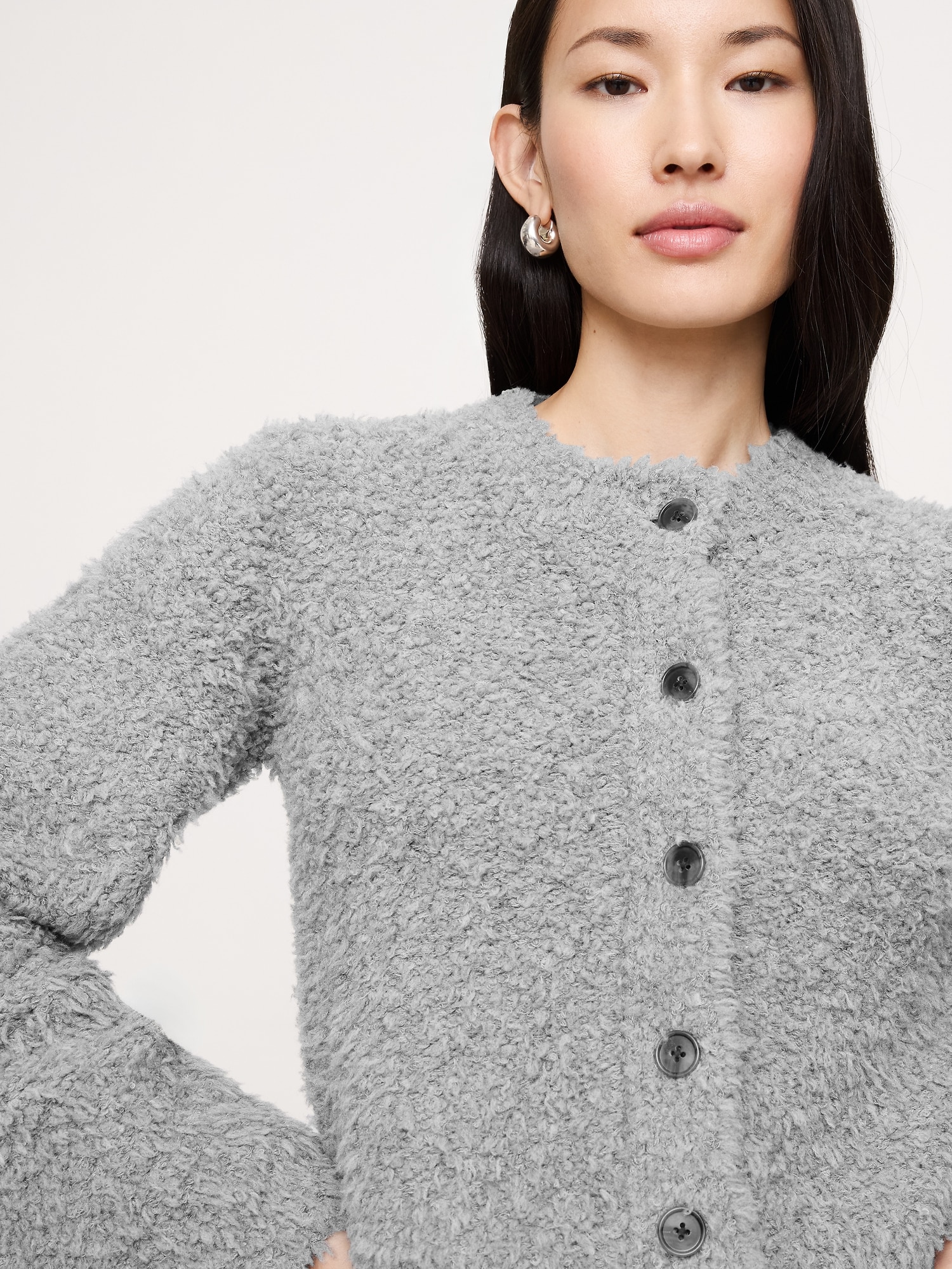 L'image numéro 4 présente Cardigan en mélange de laine mérinos bouclé