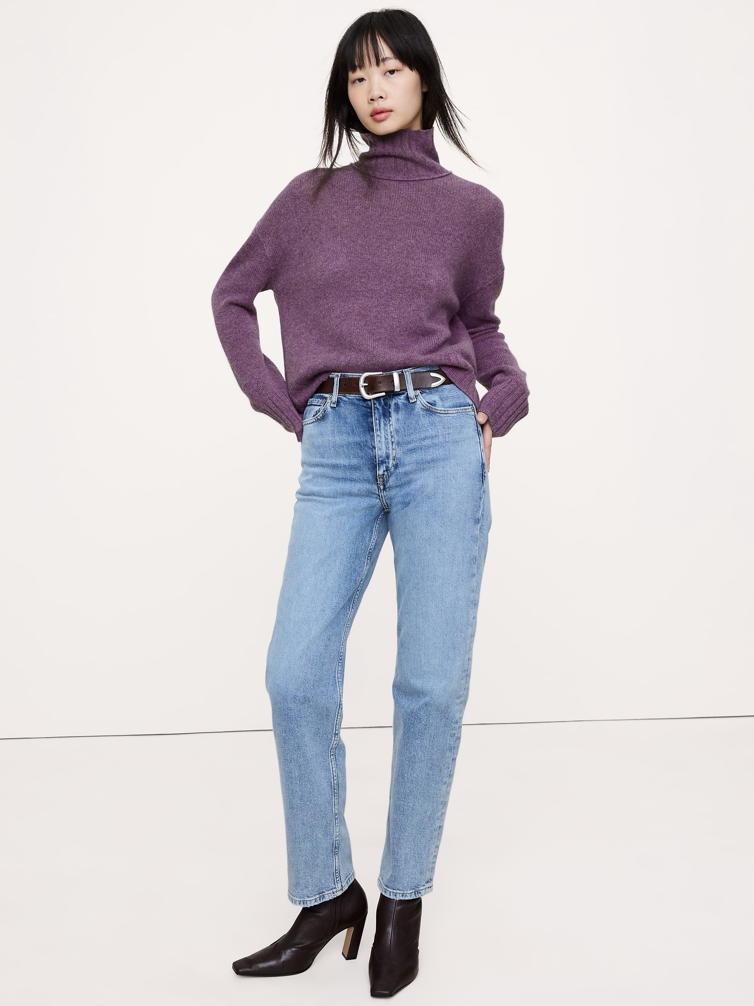 Relaxed Cashmere Turtleneck Sweater - Ruby Plum Purple