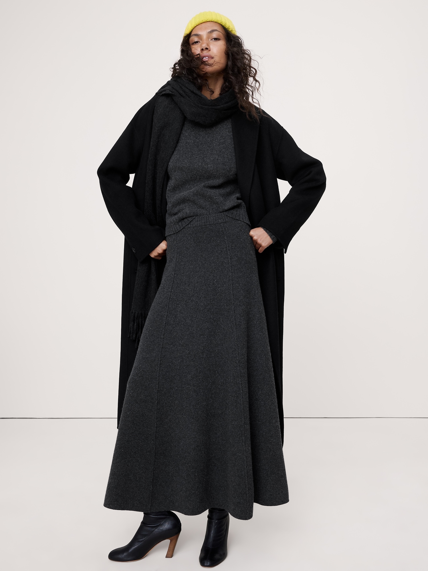 Jupe en tricot mi-longue en mélange de laine mérinos et coton