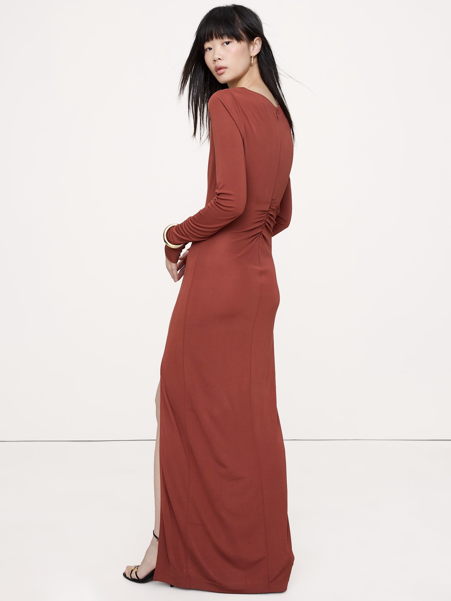 L'image numéro 3 présente ROBE LONGUE FRONCÉE EN JERSEY MAT
