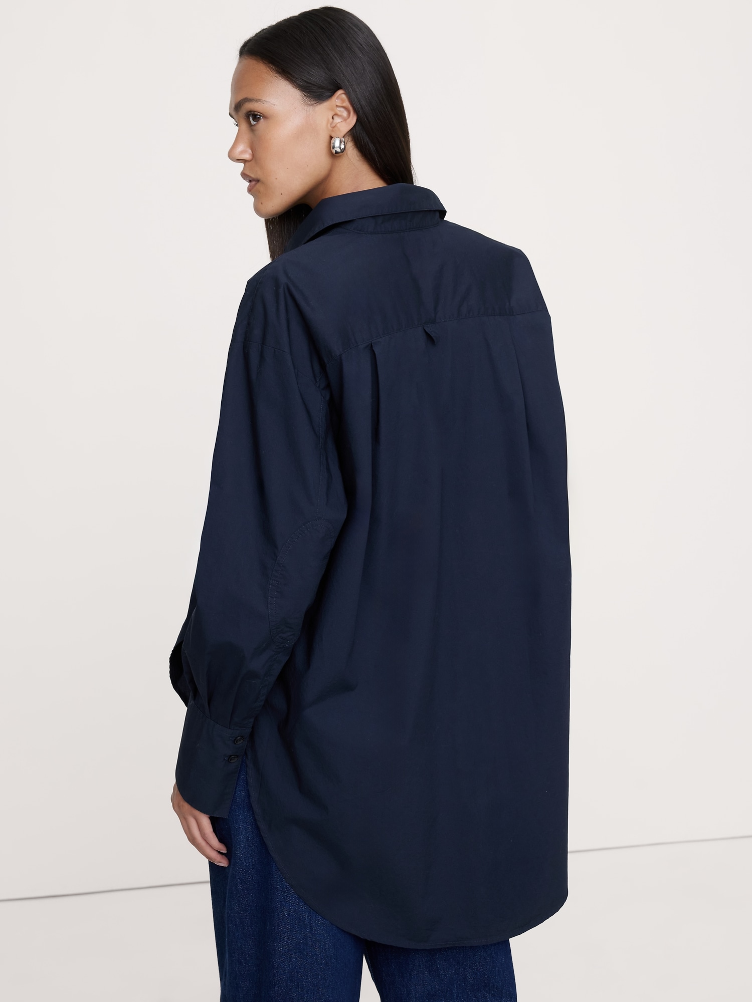 Image number 6 showing, Cotton Poplin Curve-Hem Shirt