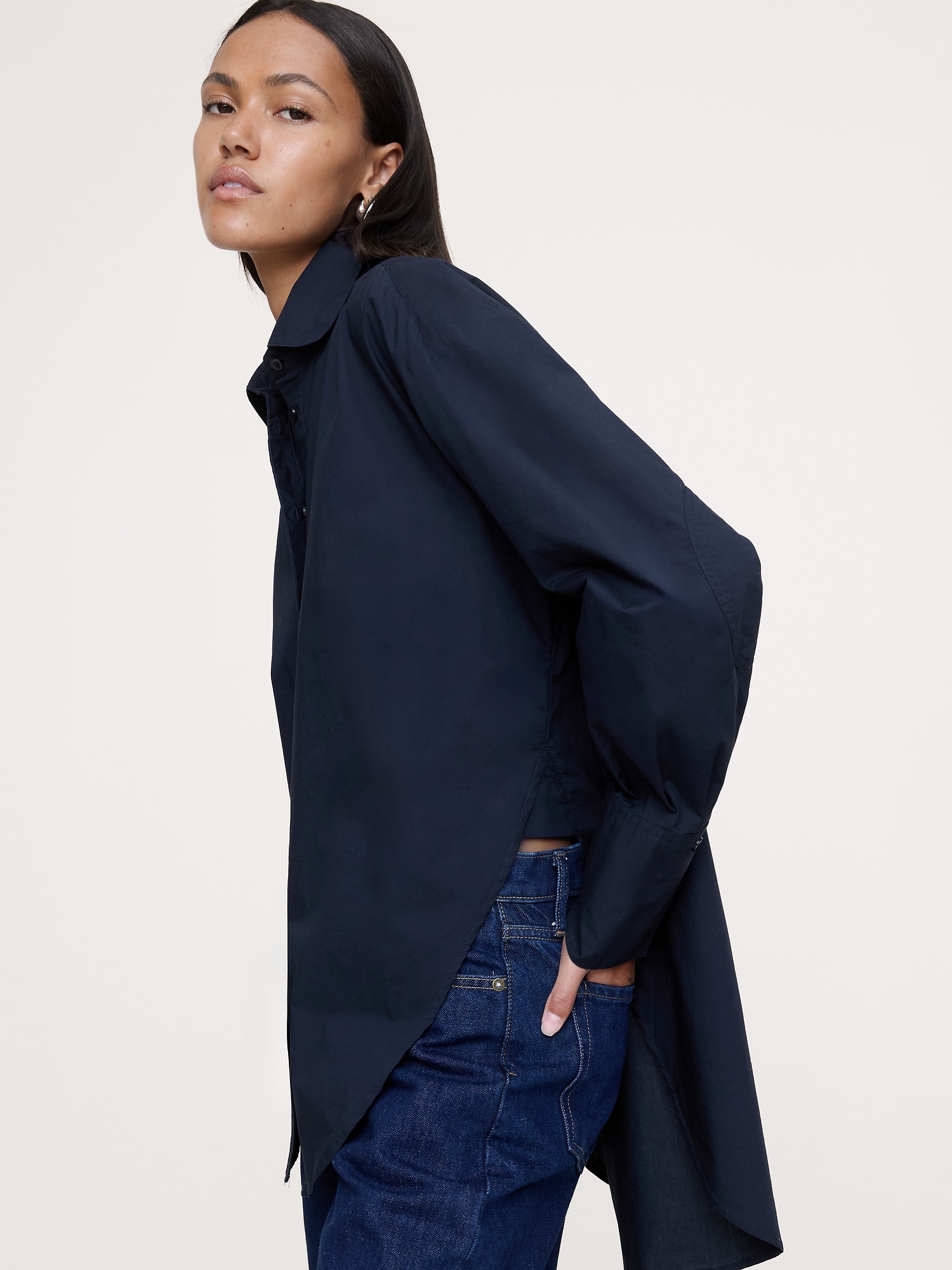 Image number 7 showing, Cotton Poplin Curve-Hem Shirt