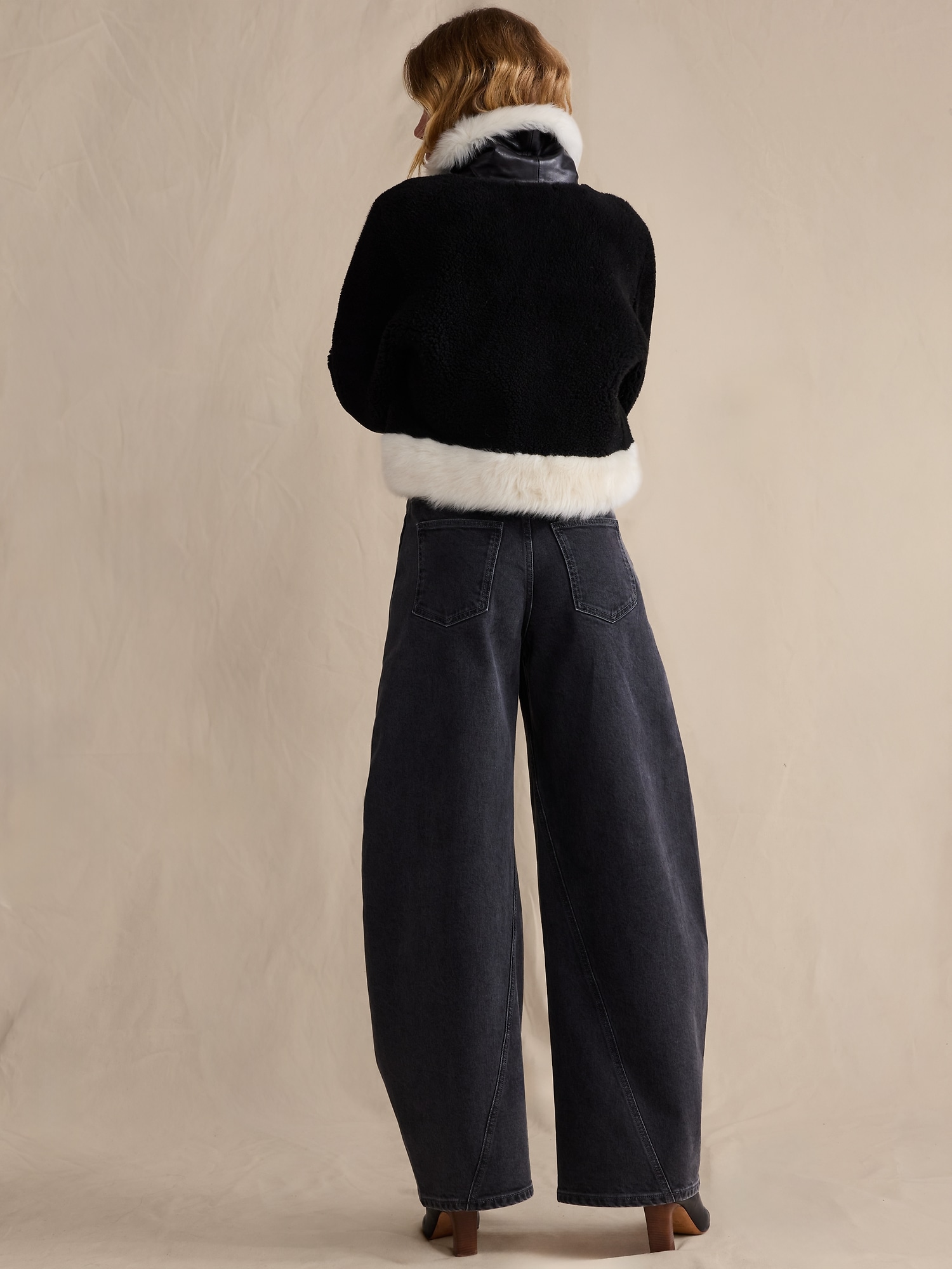 L'image numéro 6 présente Jean baril ample à taille haute