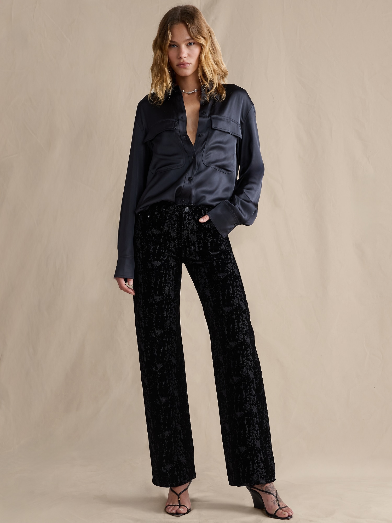 Mid-Rise 90S Loose Flocked Jean - Black