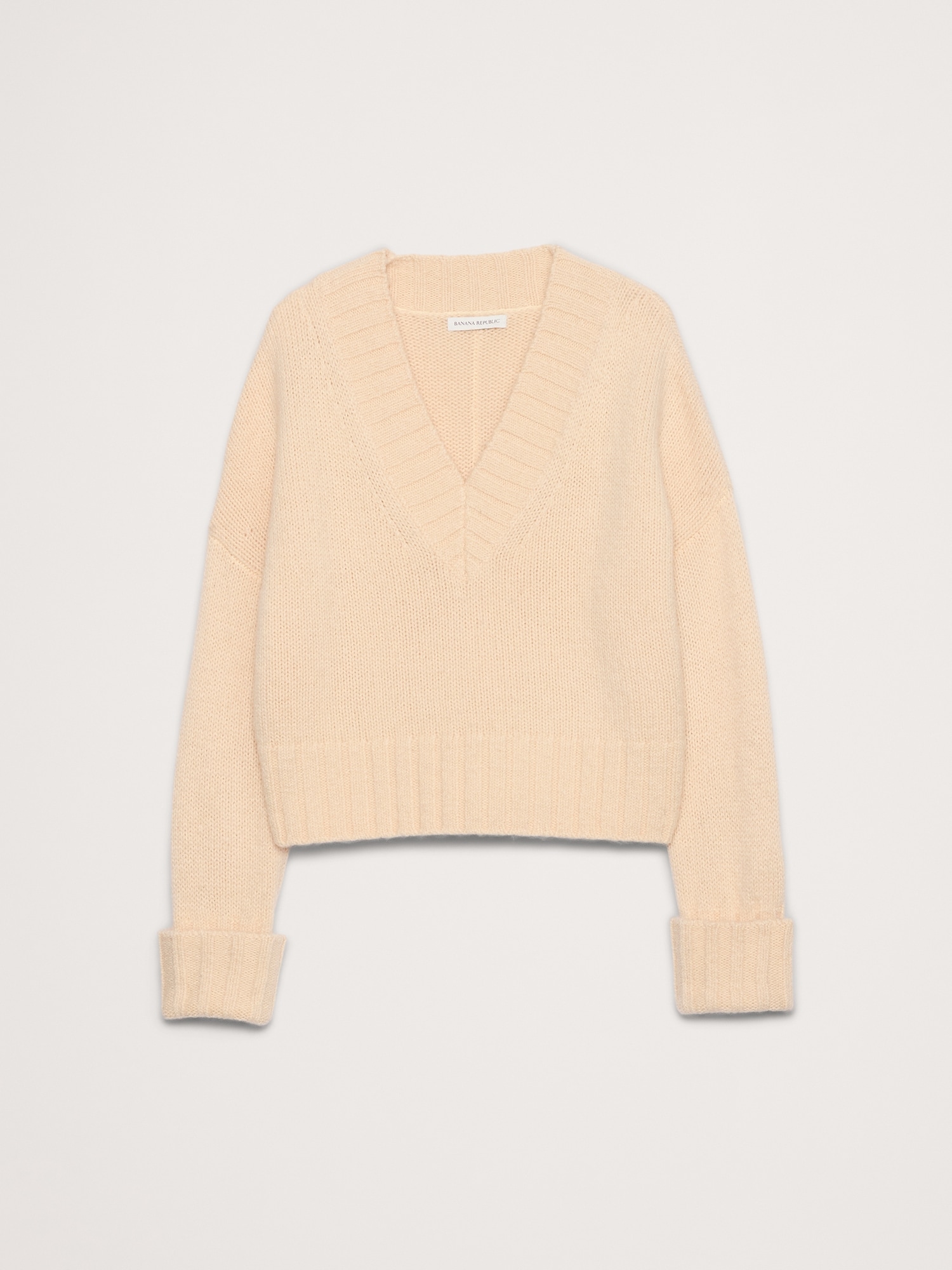 L'image numéro 5 présente Chandail à encolure en V en mélange de laine et alpaga