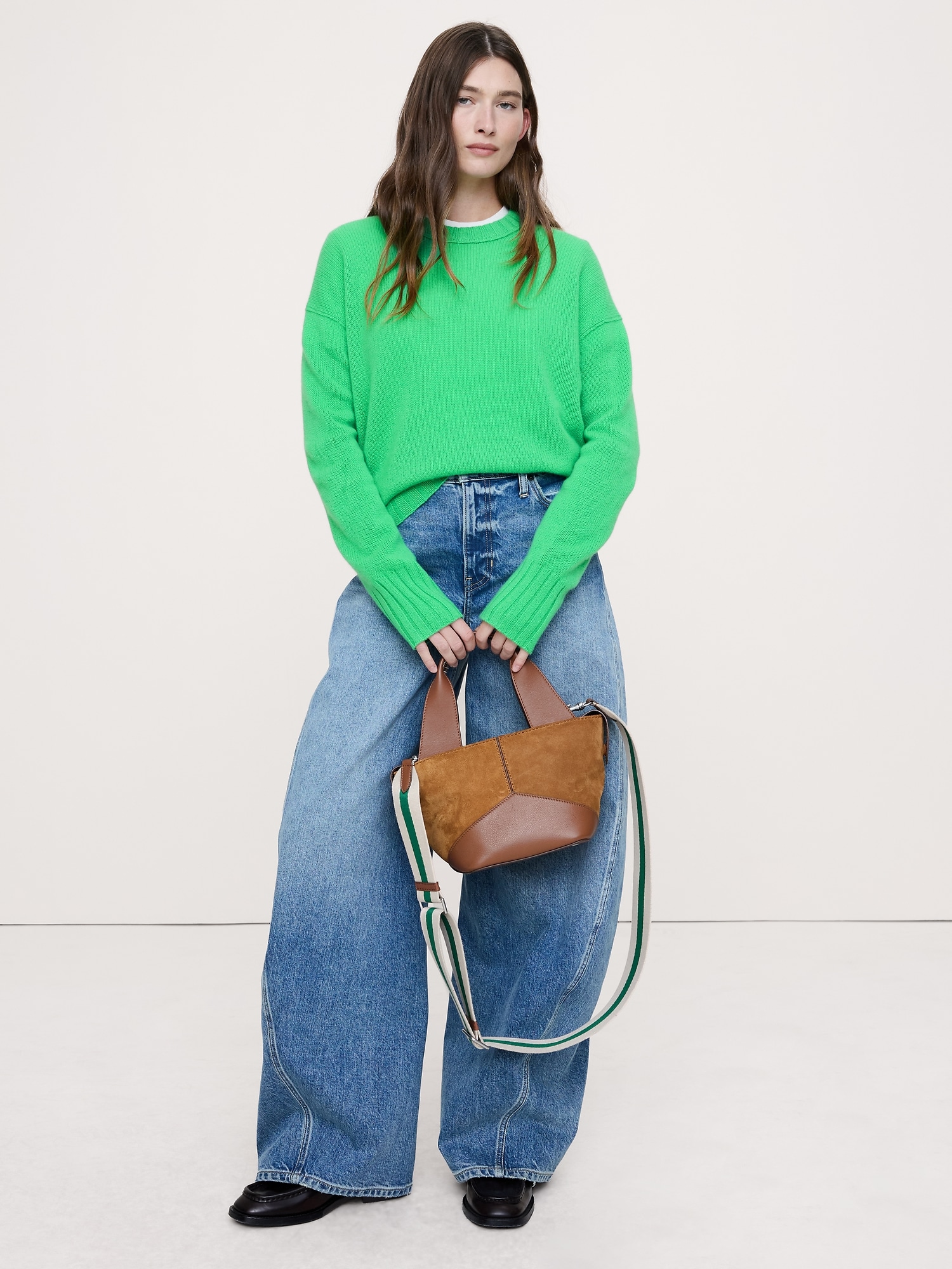 Chandail surdimensionné à col ras du cou en cachemire d’épaisseur moyenne