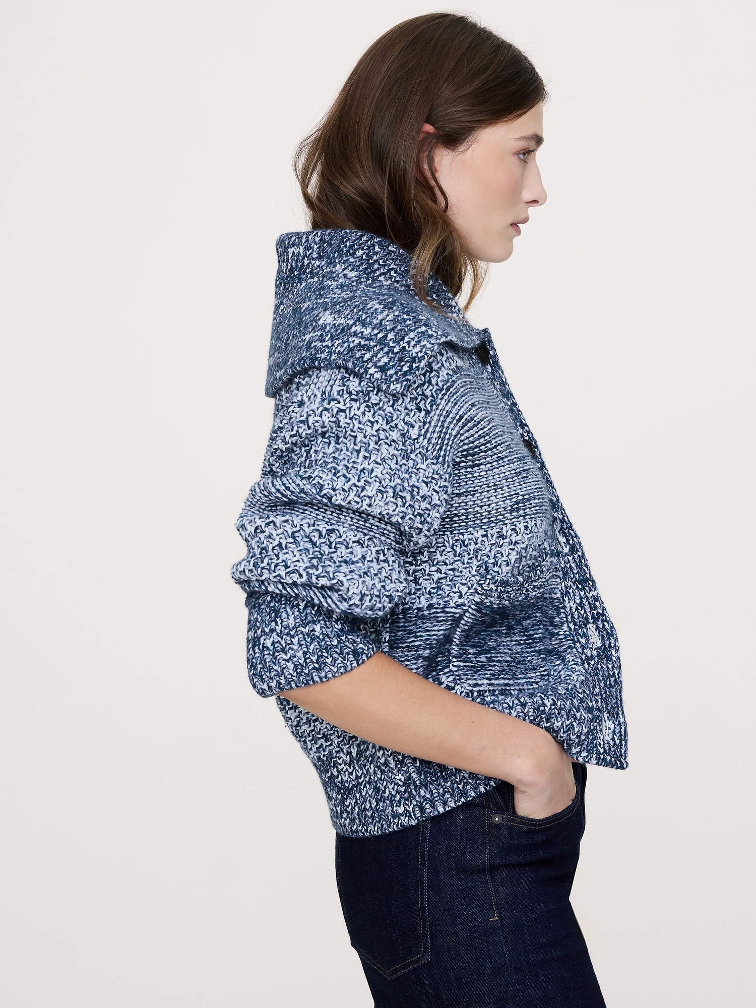 L'image numéro 4 présente Cardigan en laine et coton teint par sections