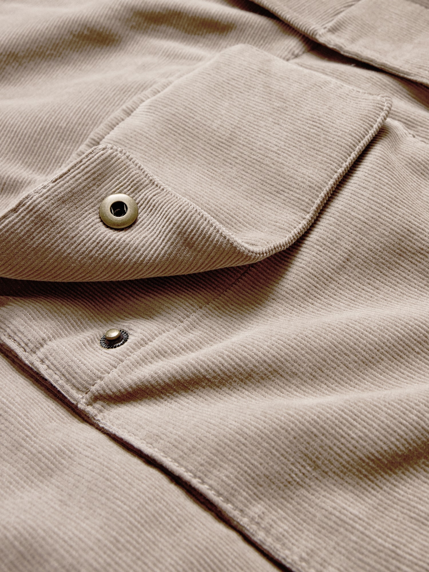 L'image numéro 7 présente Veste utilitaire surdimensionnée en velours côtelé