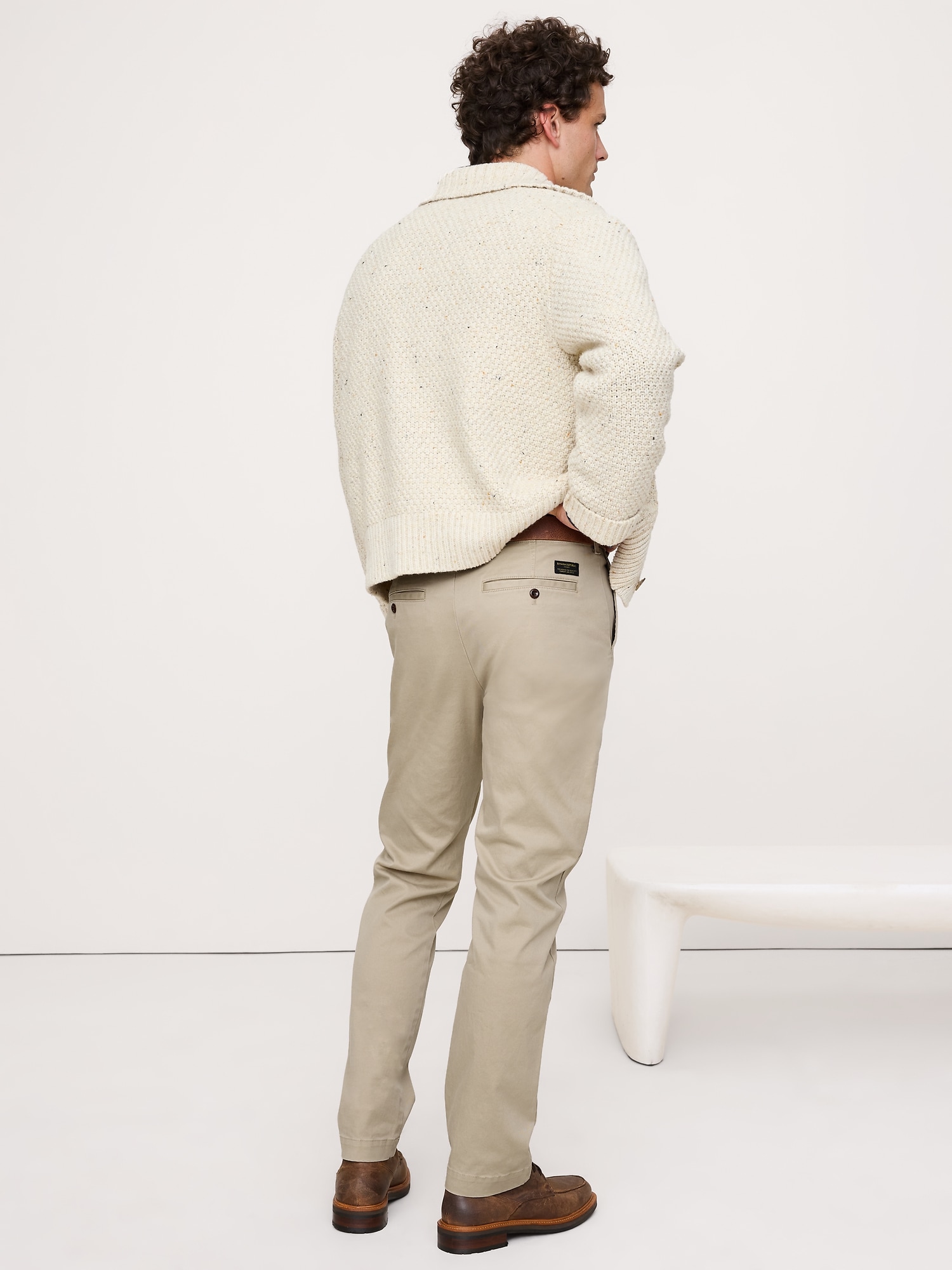 L'image numéro 6 présente Chino droit rodé