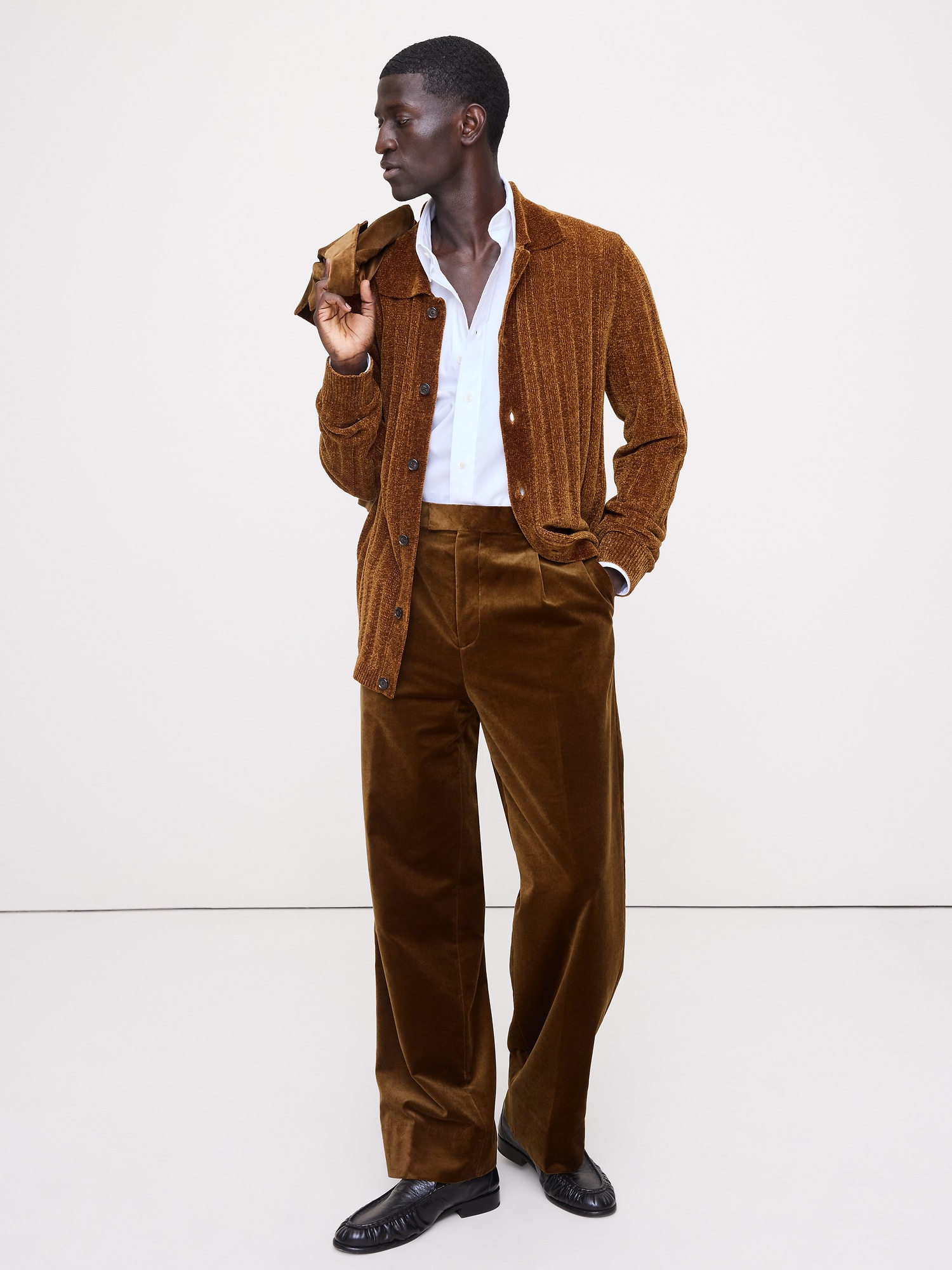 Relaxed Pleated Velvet Pant - Hazel Gaze Brown