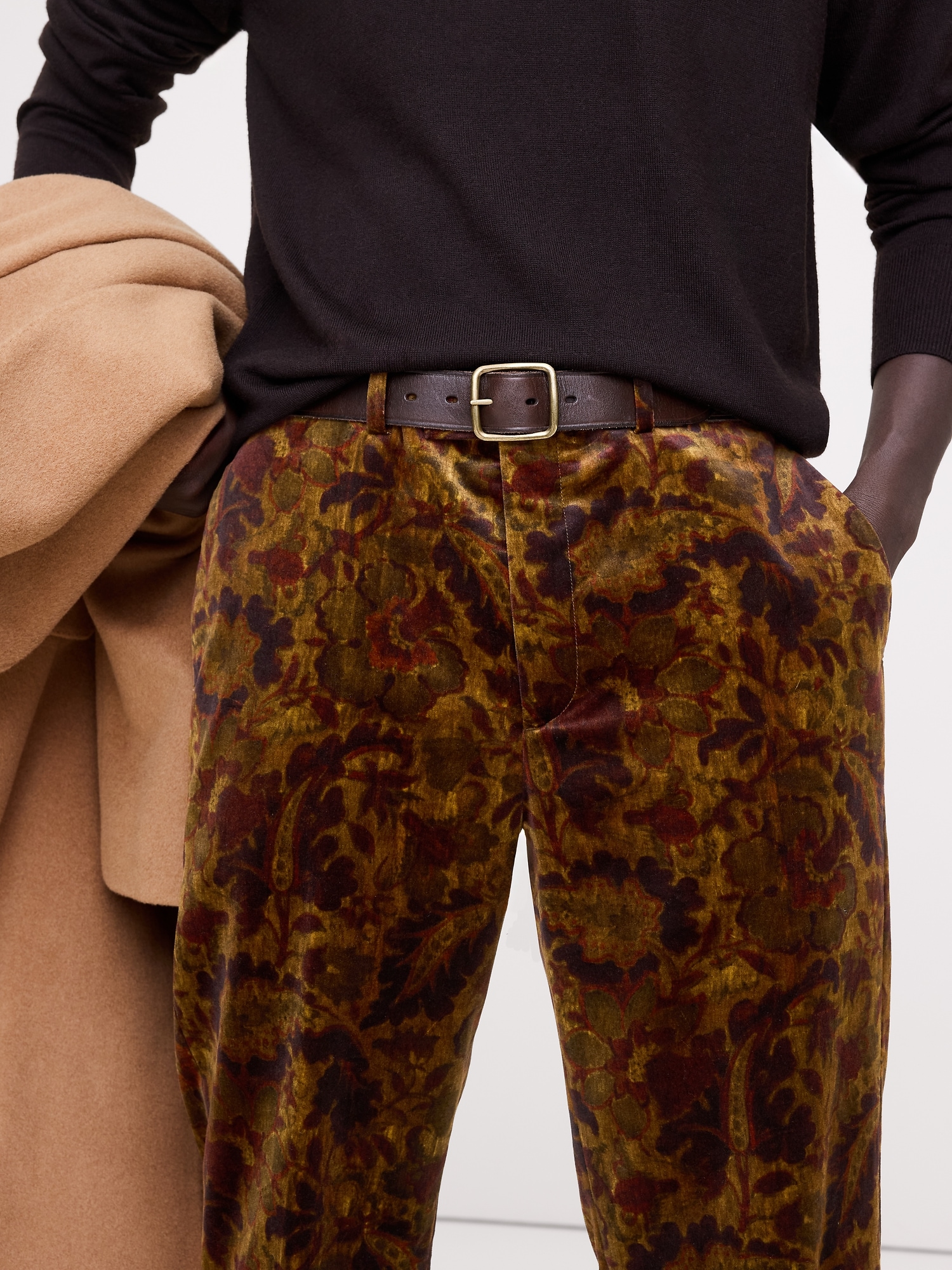 L'image numéro 7 présente Pantalon droit en velours