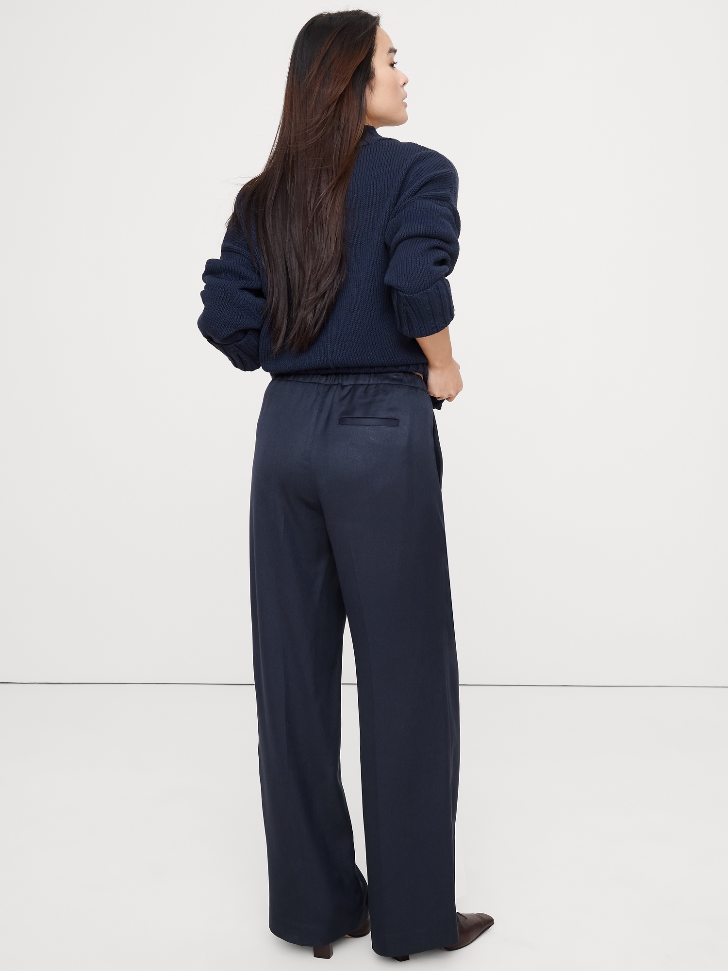 Image number 3 showing, Mid-Rise Wide-Leg Drapey TENCEL™ Pull-On Pant