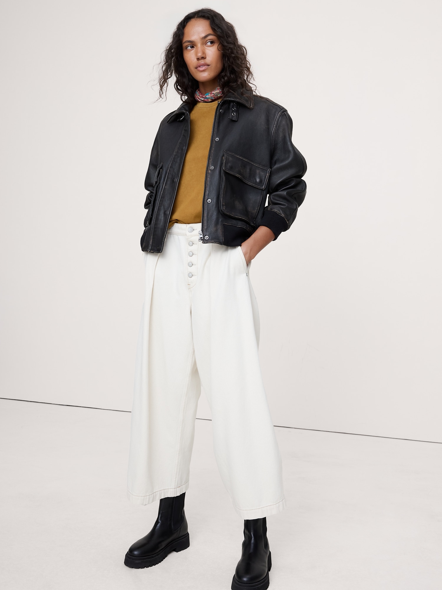 L'image numéro 3 présente T-SHIRT RAS DU COU EN COTON RÉTRO