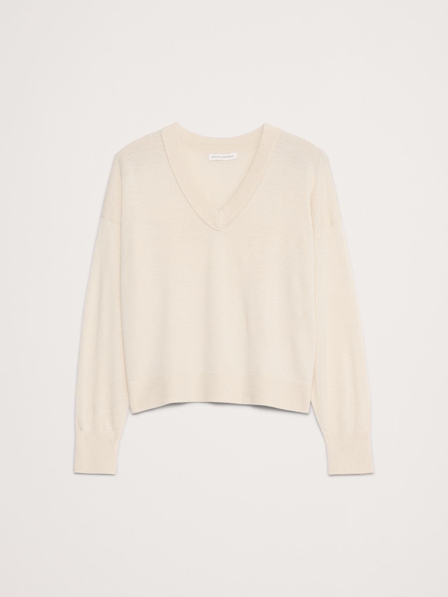 L'image numéro 4 présente Chandail en laine mérinos à encolure en V