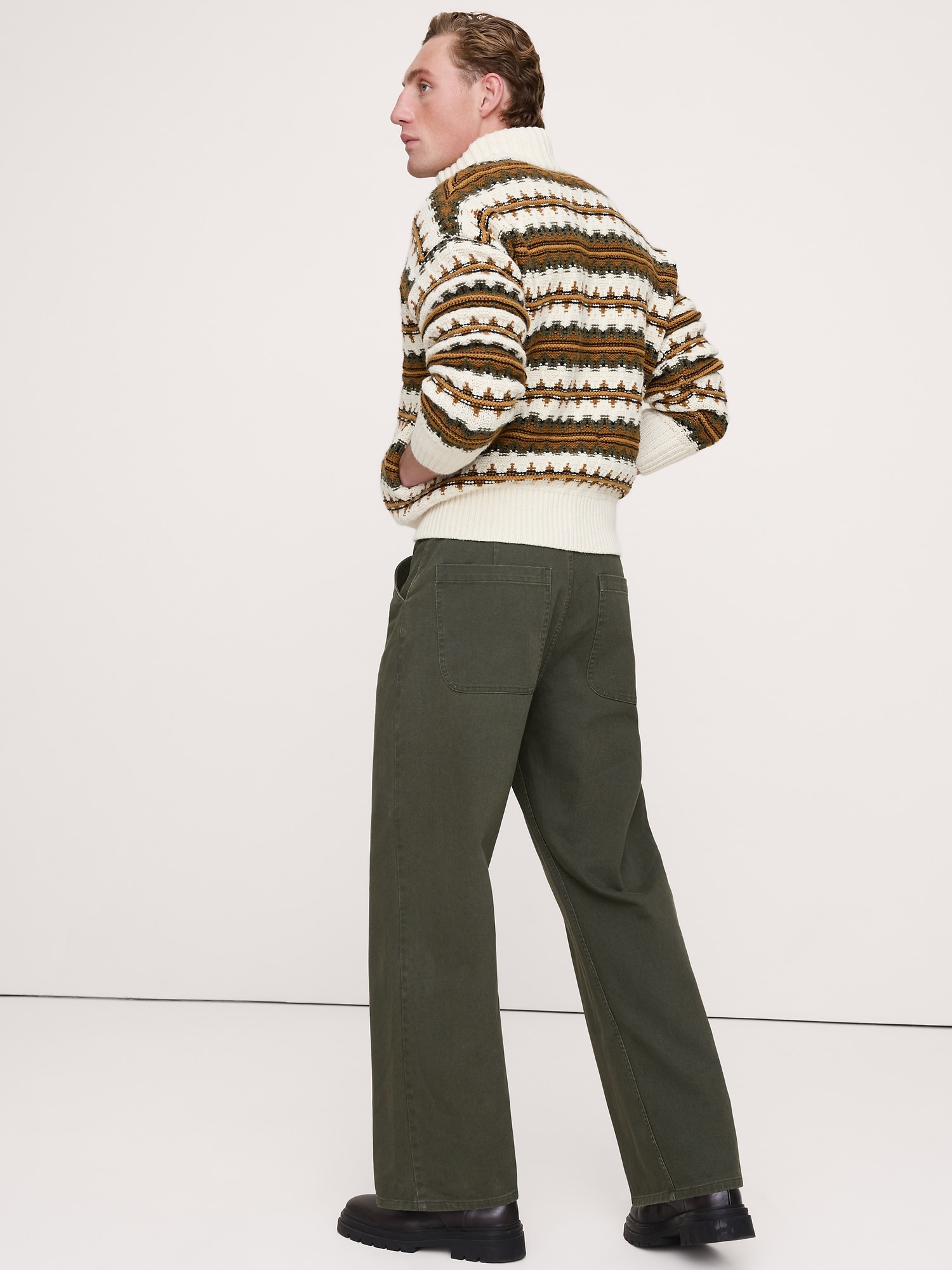 L'image numéro 2 présente Chino ample