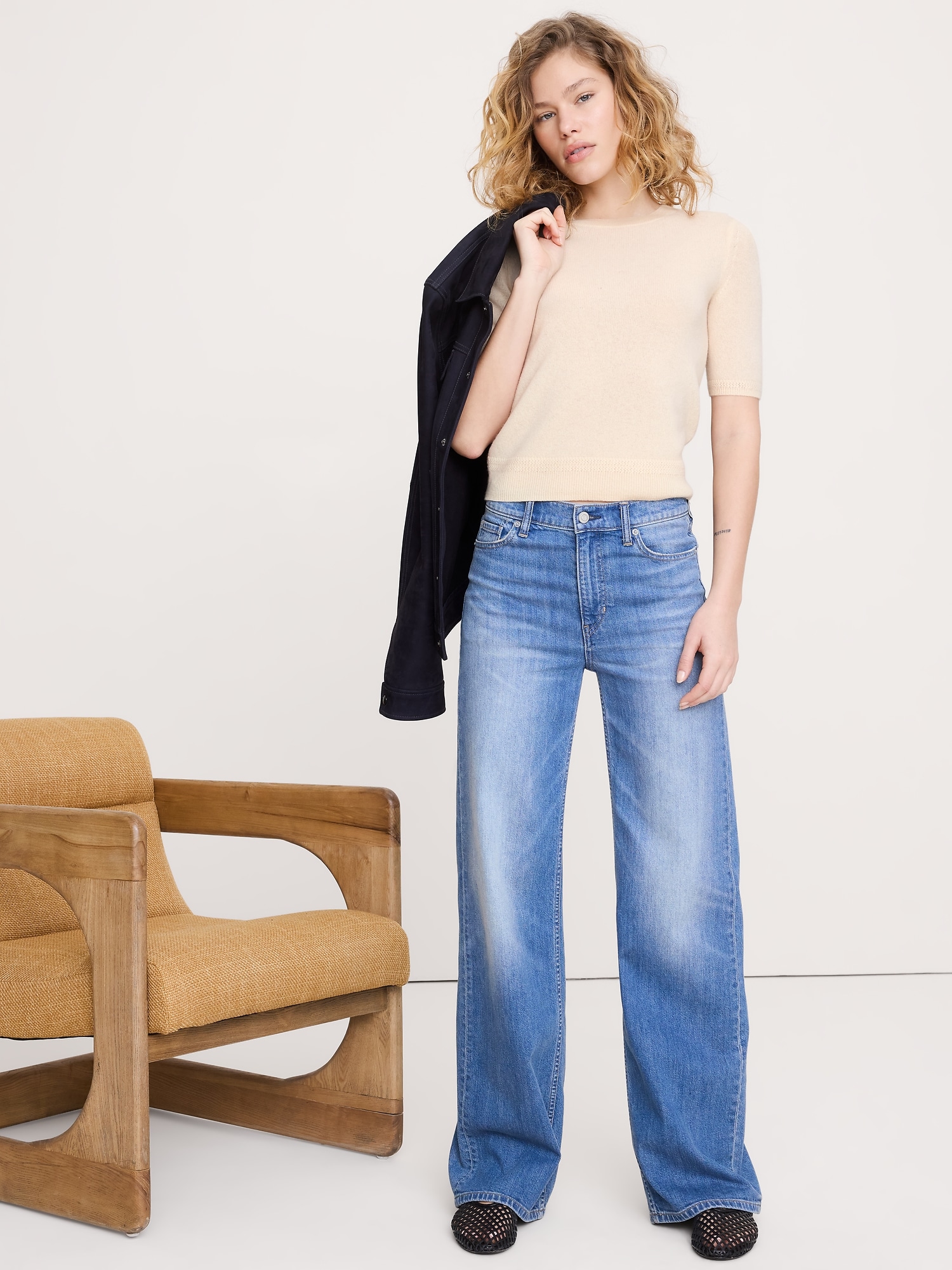 L'image numéro 4 présente Chandail à manches courtes en cachemire léger