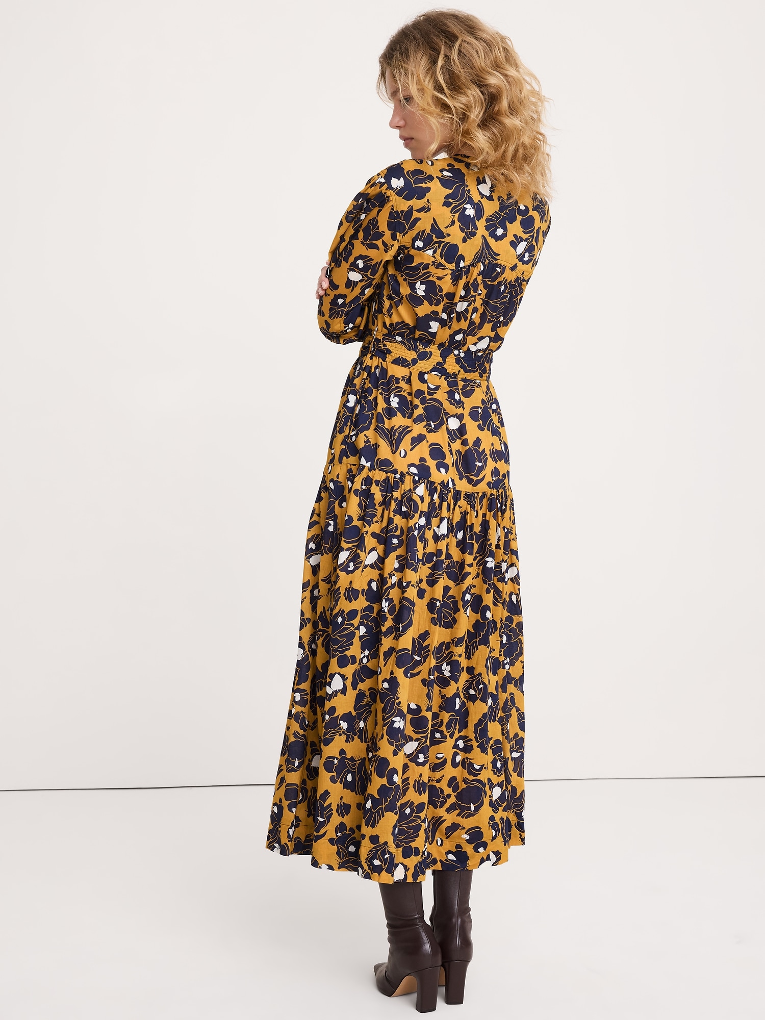 L'image numéro 3 présente Robe-chemisier longue étagée en coton