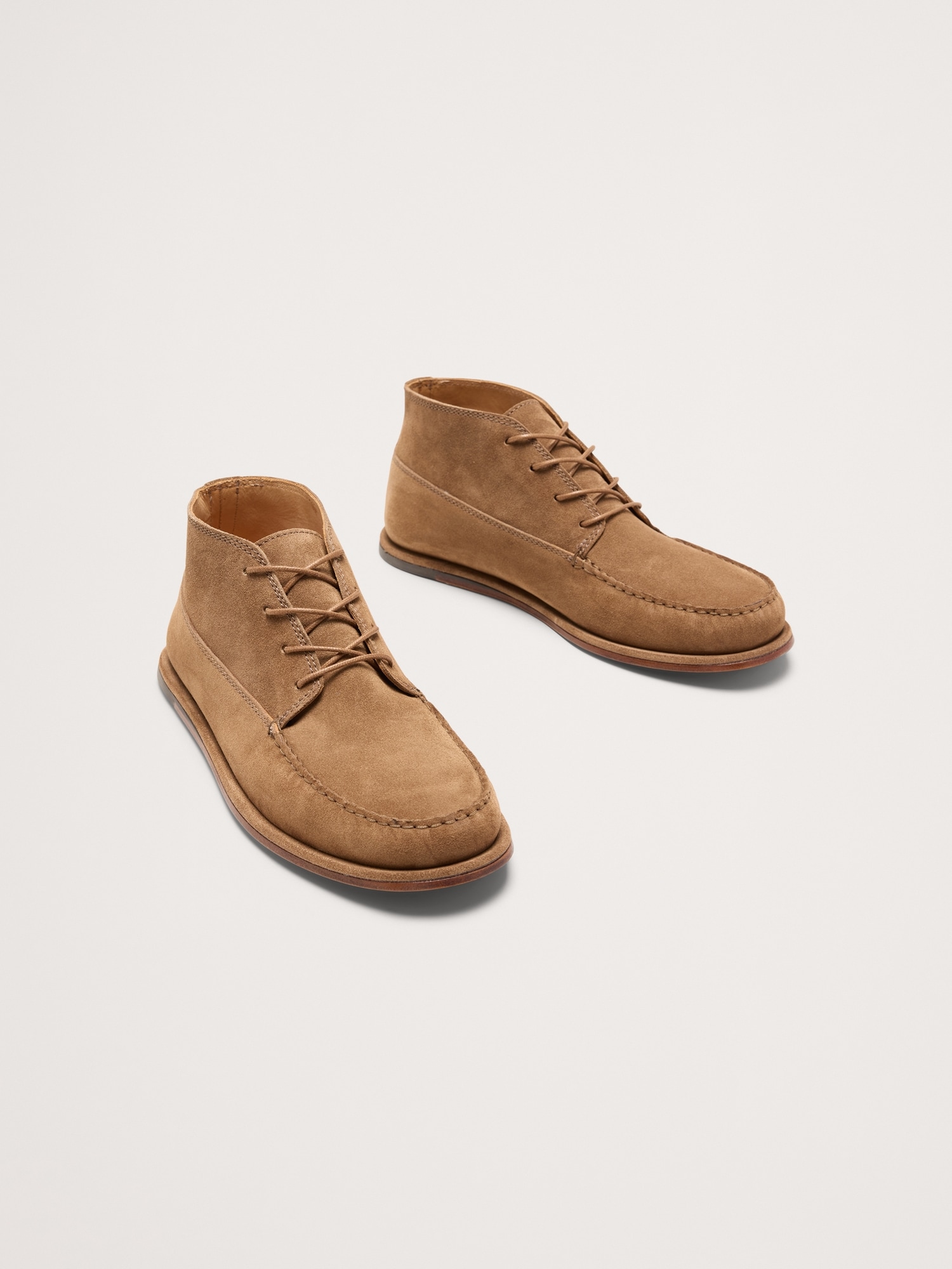 L'image numéro 3 présente Bottes chukka en cuir nubuck italien
