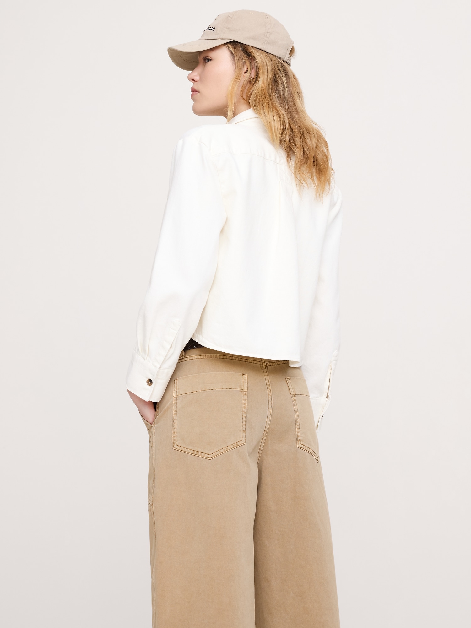 L'image numéro 4 présente Chemise utilitaire courte en denim