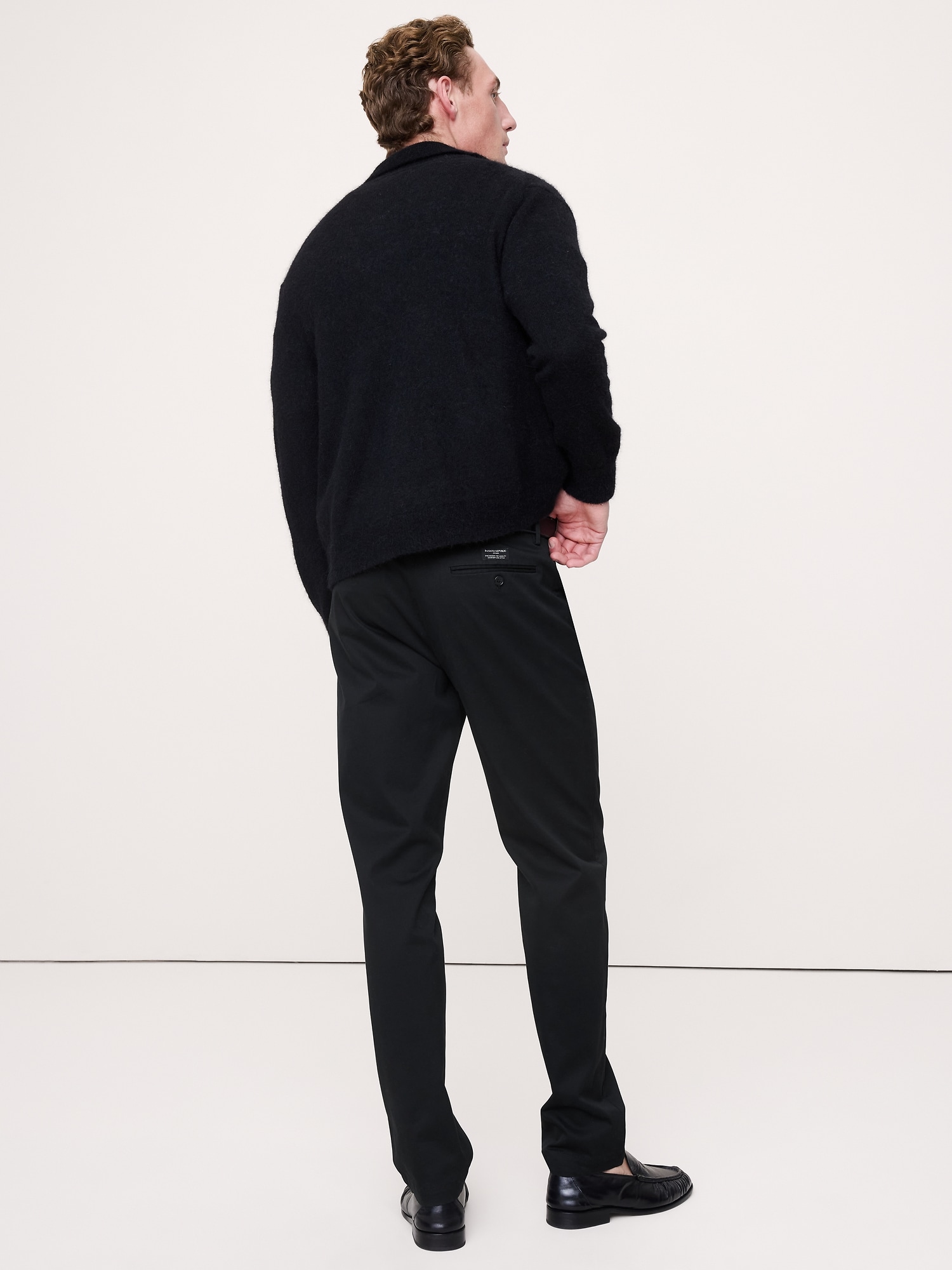 L'image numéro 6 présente Chino Liberté de mouvement à coupe athlétique