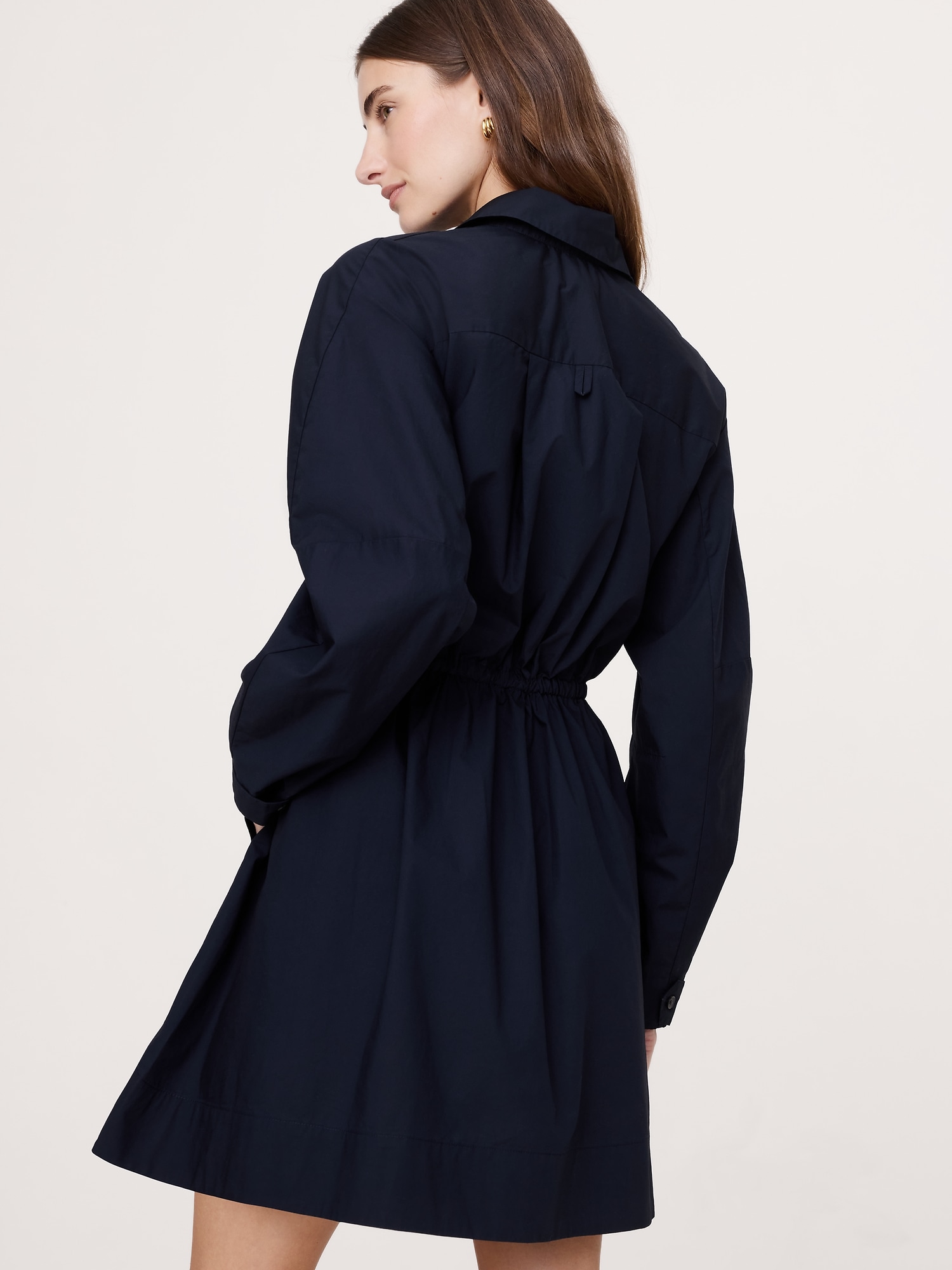 L'image numéro 6 présente Robe-chemisier courte en popeline de coton