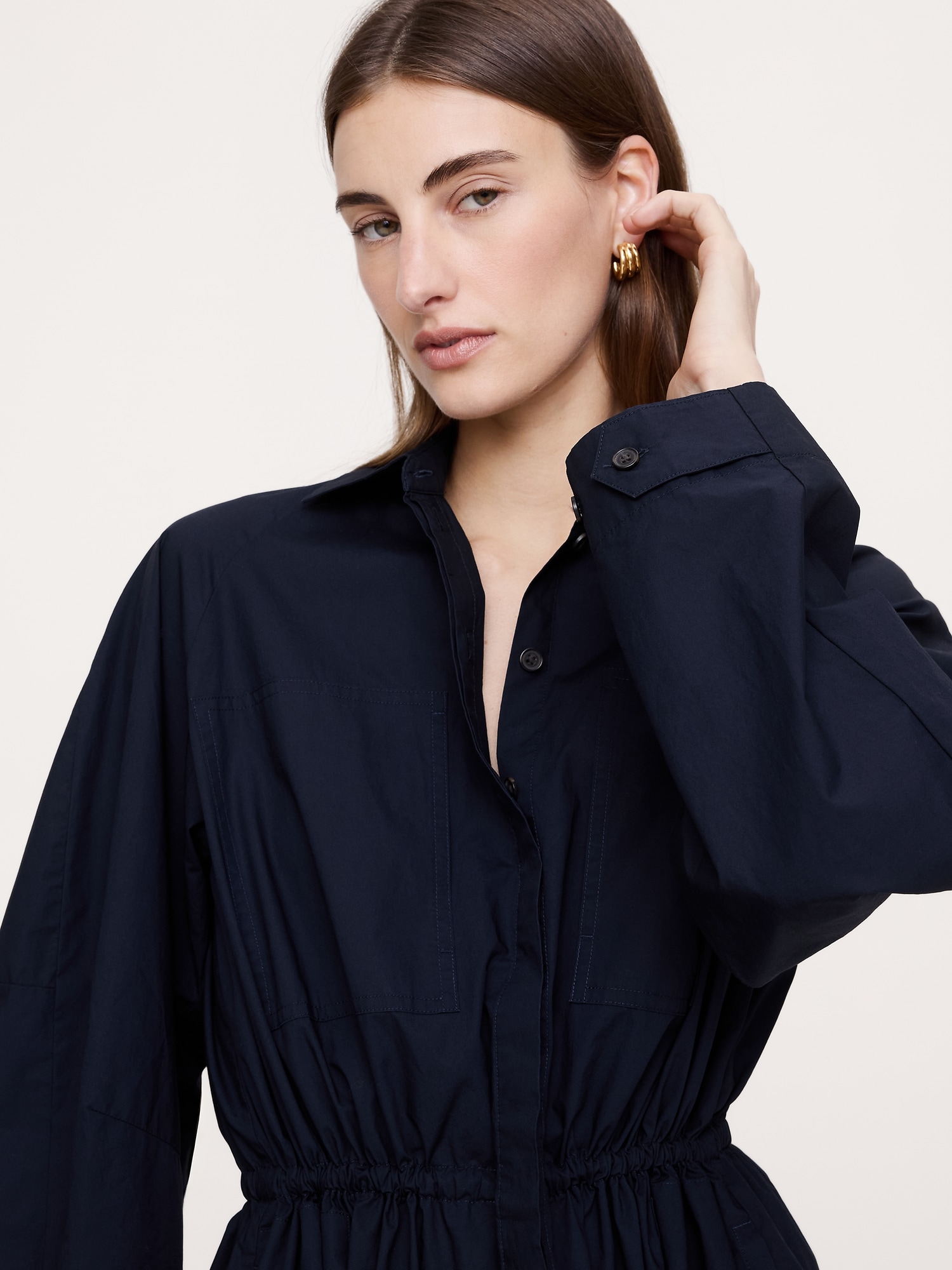 L'image numéro 7 présente Robe-chemisier courte en popeline de coton