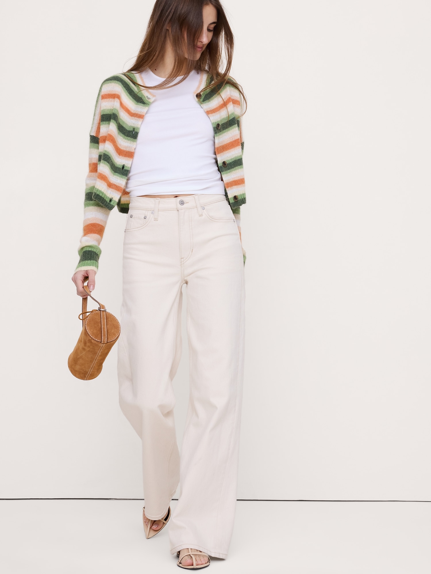 L'image numéro 4 présente Cardigan court en mélange d’alpaga italien