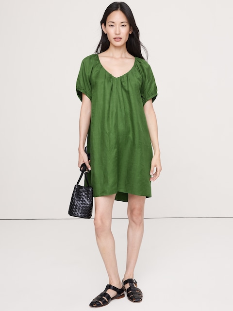 ROBE COURTE SURDIMENSIONNÉE À MANCHES BOUFFANTES EN LIN ET VISCOSE