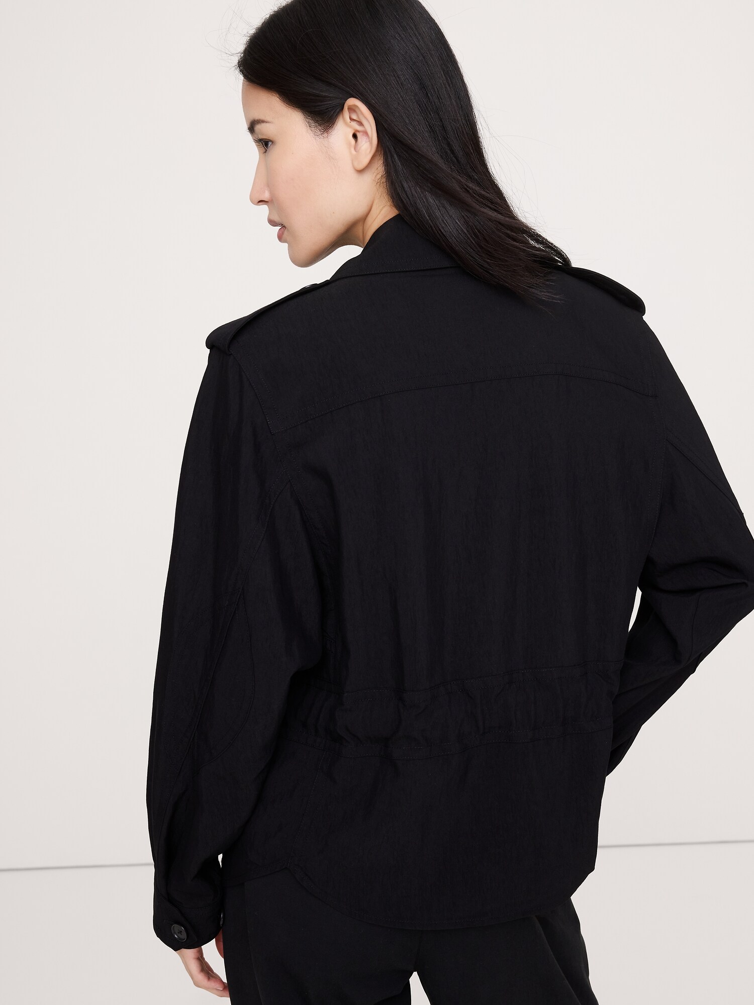 L'image numéro 2 présente Veste utilitaire légère