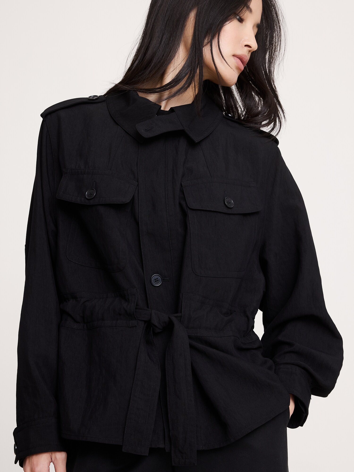 L'image numéro 6 présente Veste utilitaire légère