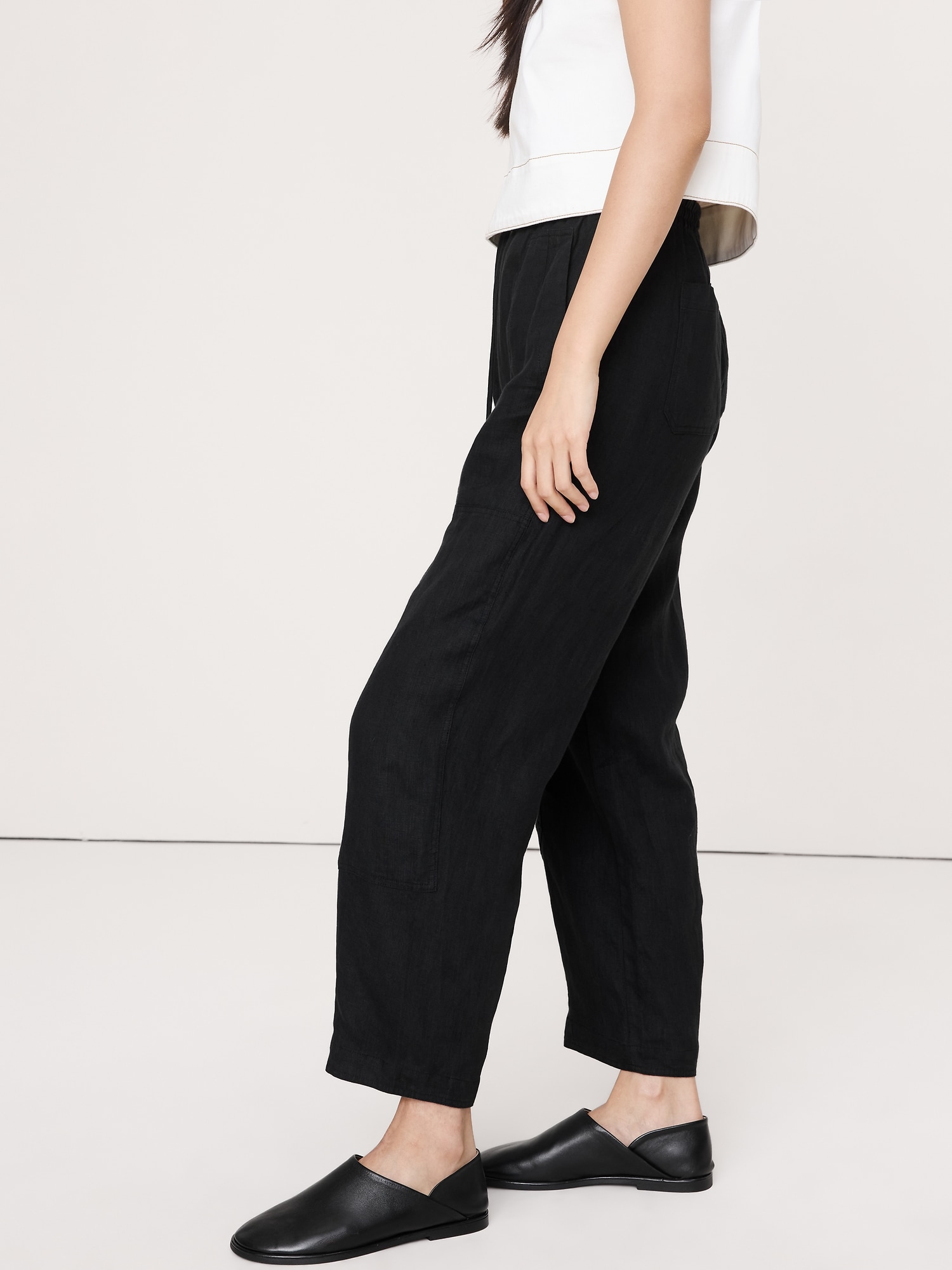 L'image numéro 7 présente Chaussures plates de style sans-gêne en cuir italien