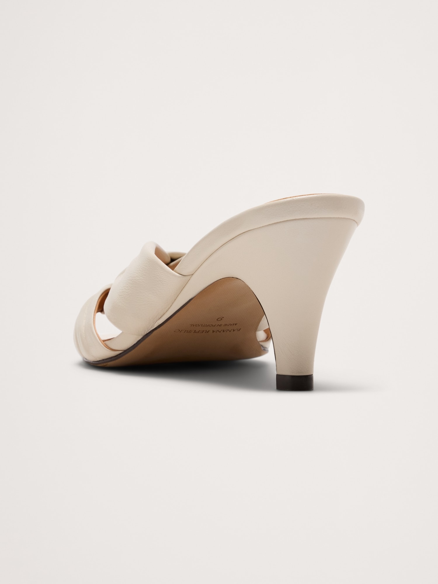 L'image numéro 4 présente Sandale à talons souples en cuir italien