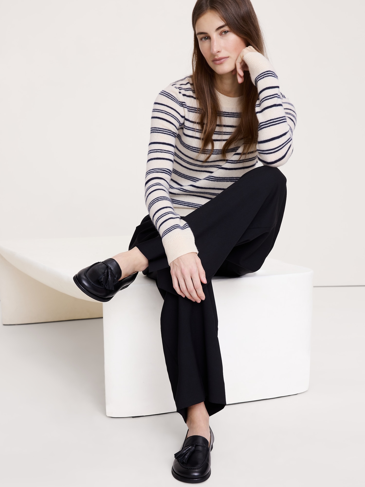 L'image numéro 2 présente Flâneur en cuir italien à pampilles