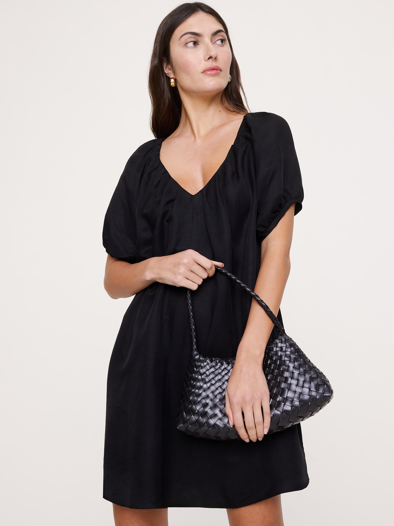 ROBE COURTE À MANCHES BOUFFANTES EN LIN ET VISCOSE