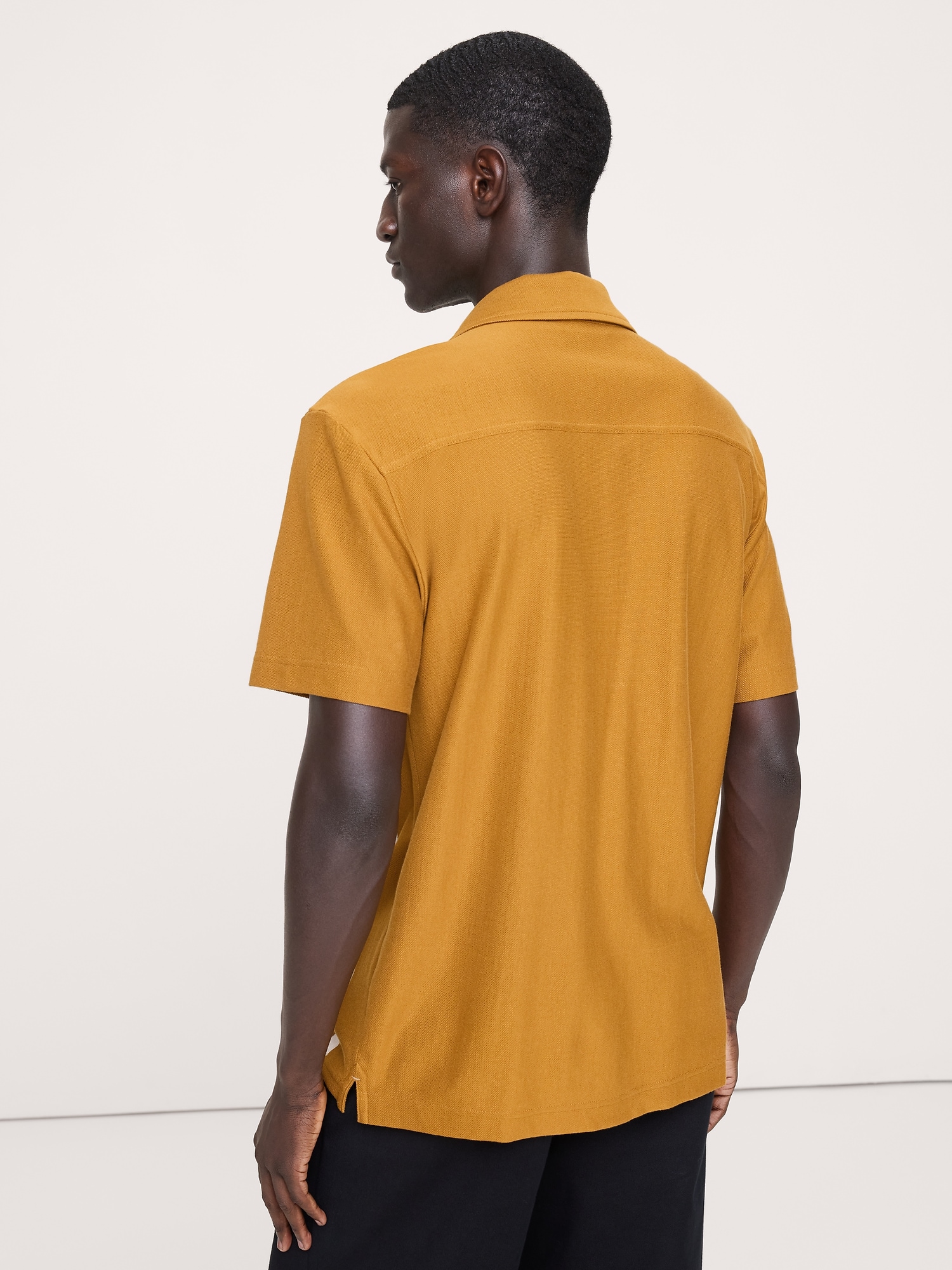 L'image numéro 2 présente Chemise de vacances en piqué