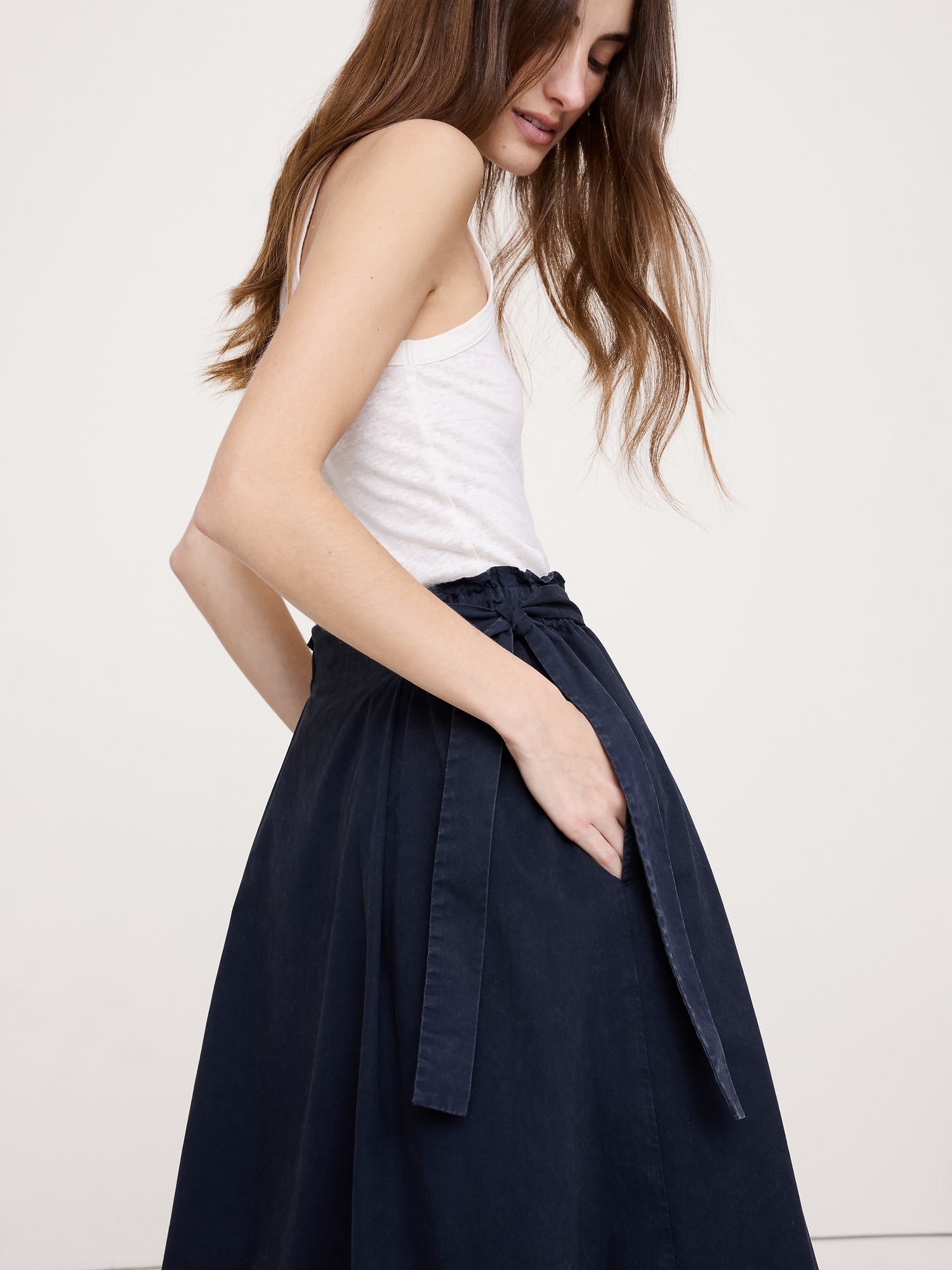 L'image numéro 4 présente Jupe longue nouée sur le côté en sergé de coton