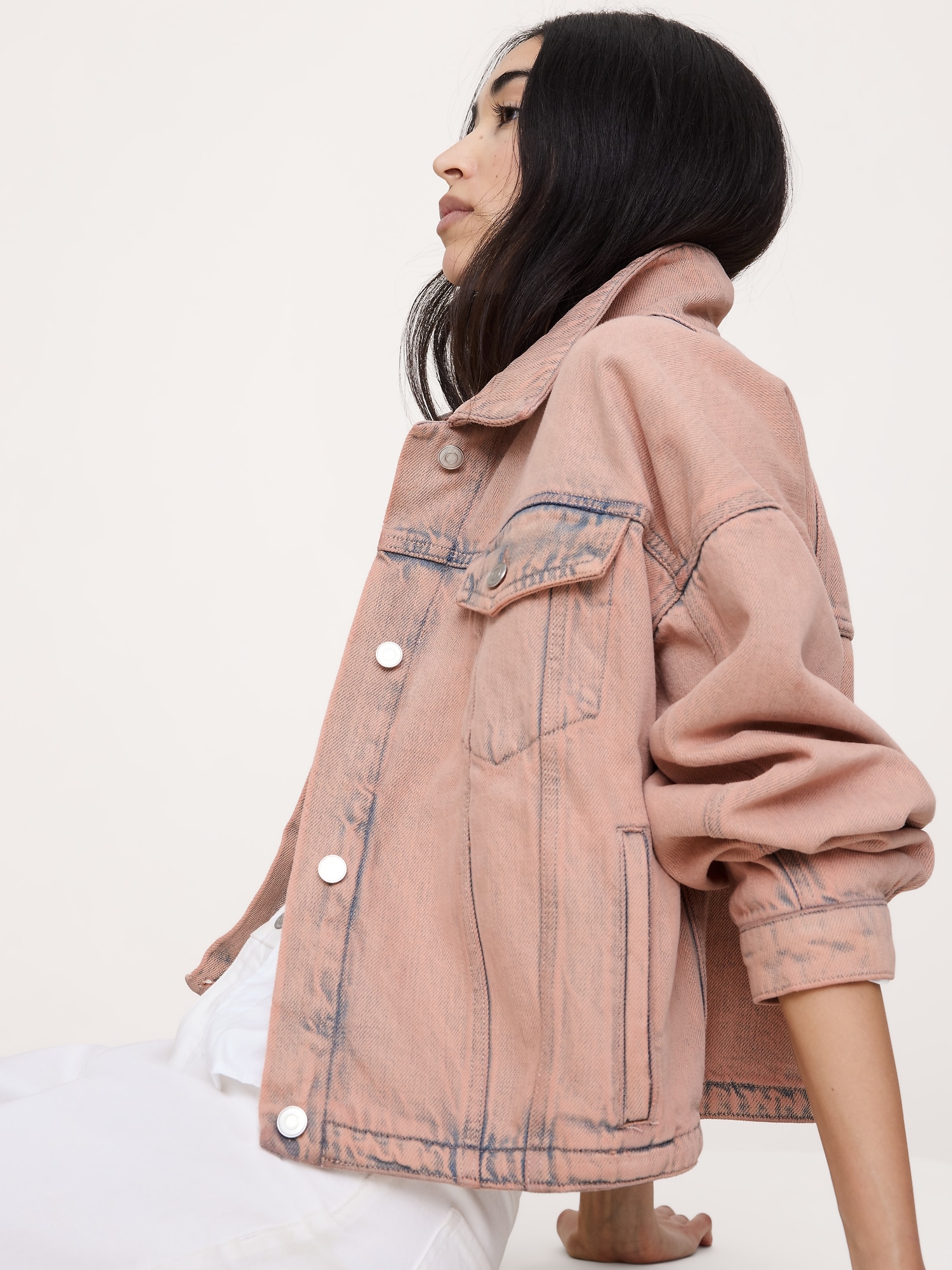 L'image numéro 4 présente Veste surdimensionnée en denim