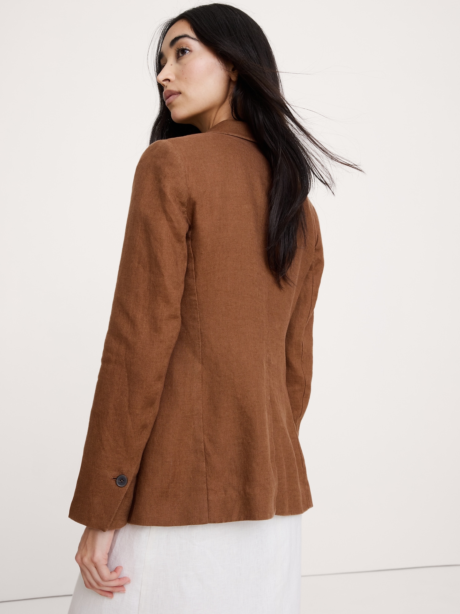 L'image numéro 3 présente Blazer ajusté en lin