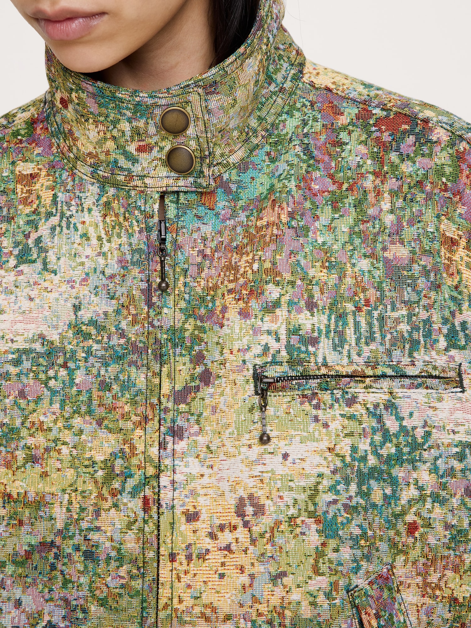 L'image numéro 8 présente Blouson d’aviateur en jacquard fleuri
