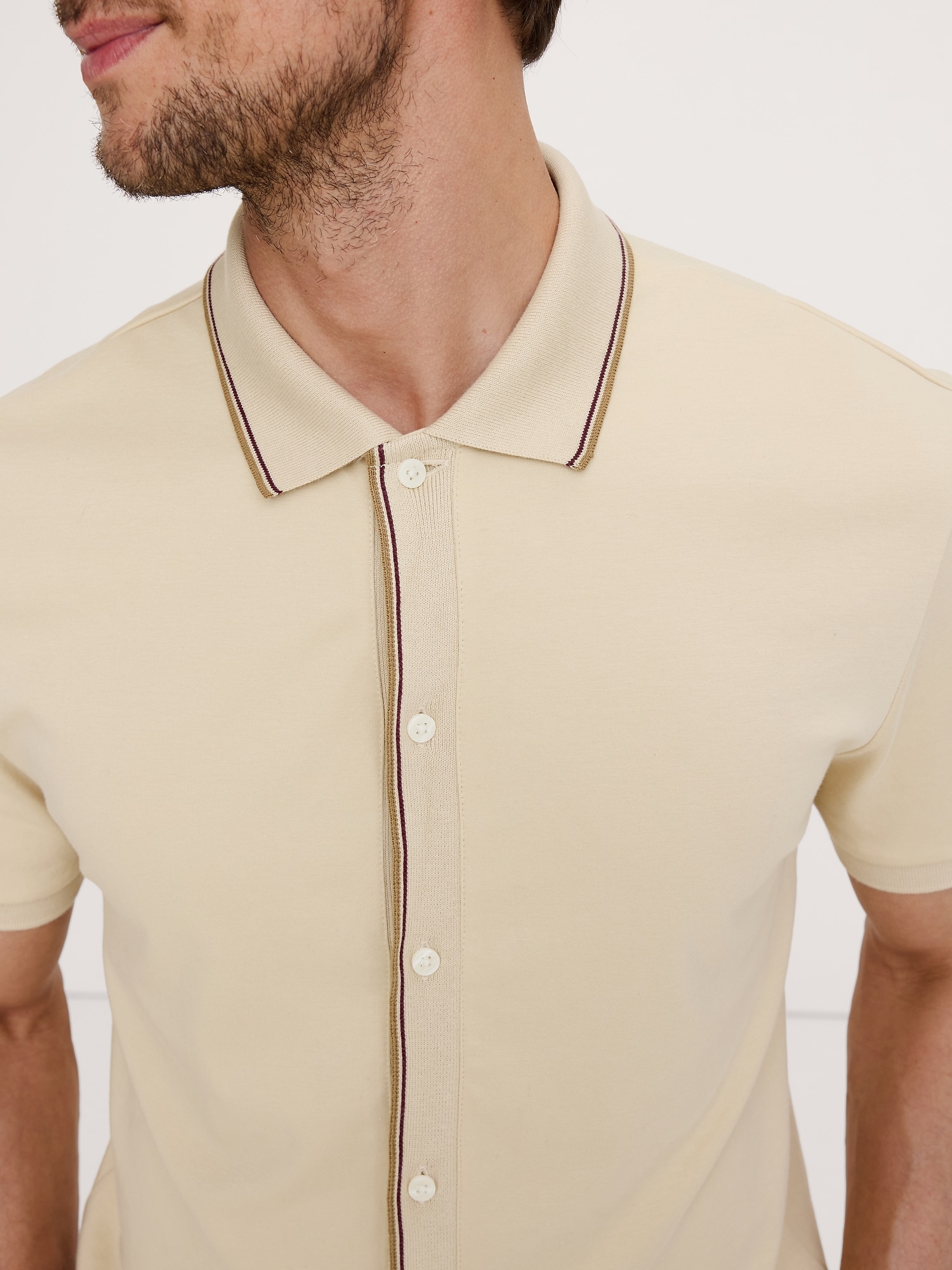 L'image numéro 3 présente Chemise de vacances au toucher luxueux