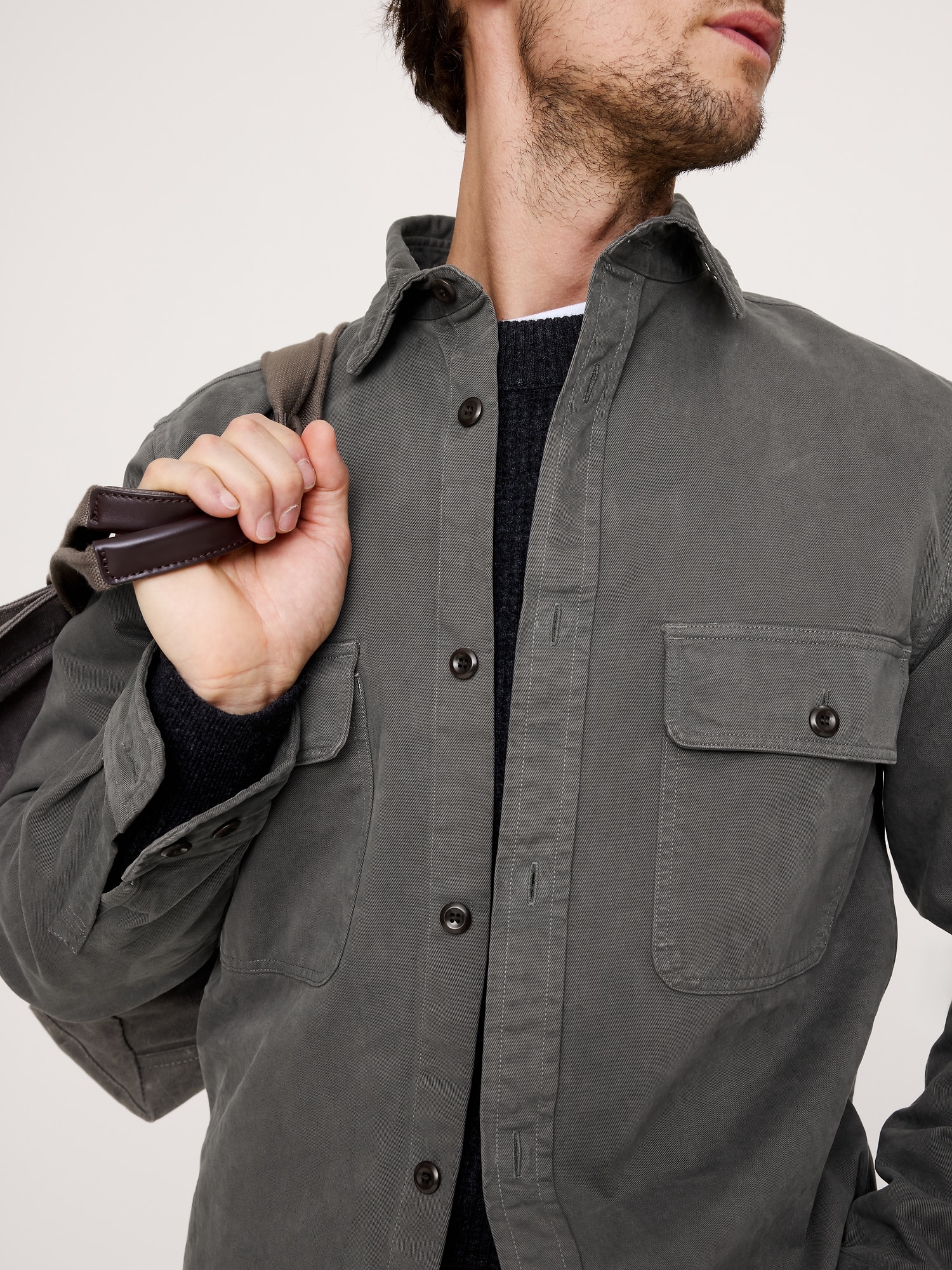 L'image numéro 4 présente Veste-chemise en sergé de coton