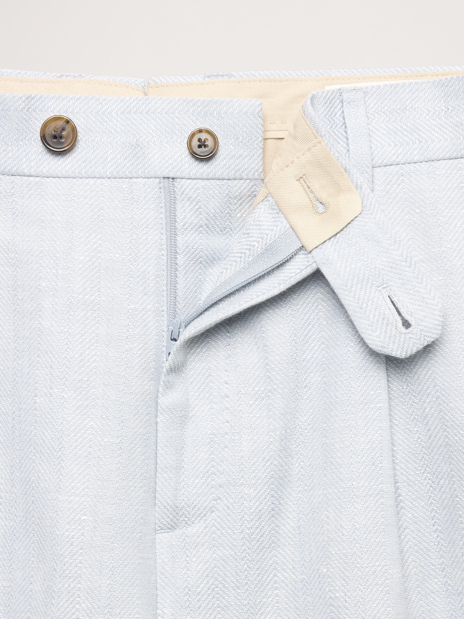 L'image numéro 7 présente Pantalon de complet étroit en lin et laine mérinos à motif de chevrons