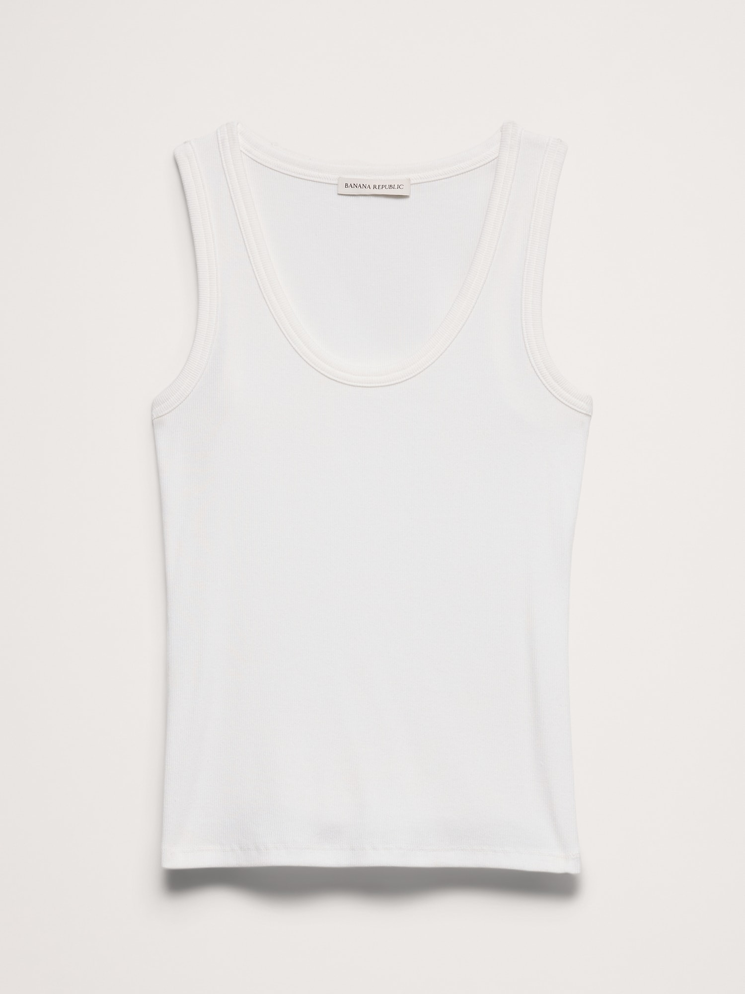 L'image numéro 4 présente Camisole à encolure dégagée en tricot côtelé