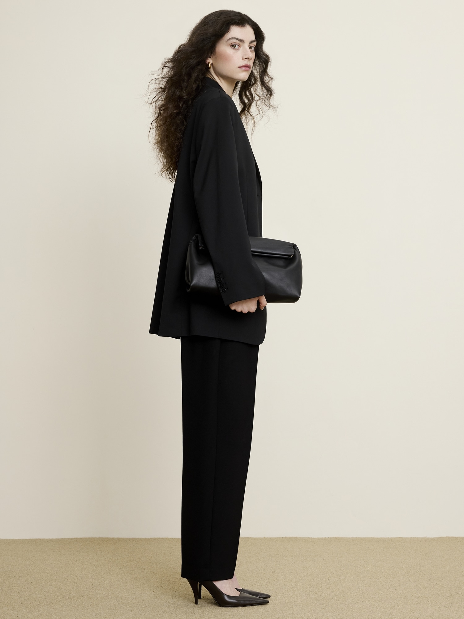 L'image numéro 8 présente Pantalon à taille haute extensible, jambe fuselée, en tricot point de Rome fluide